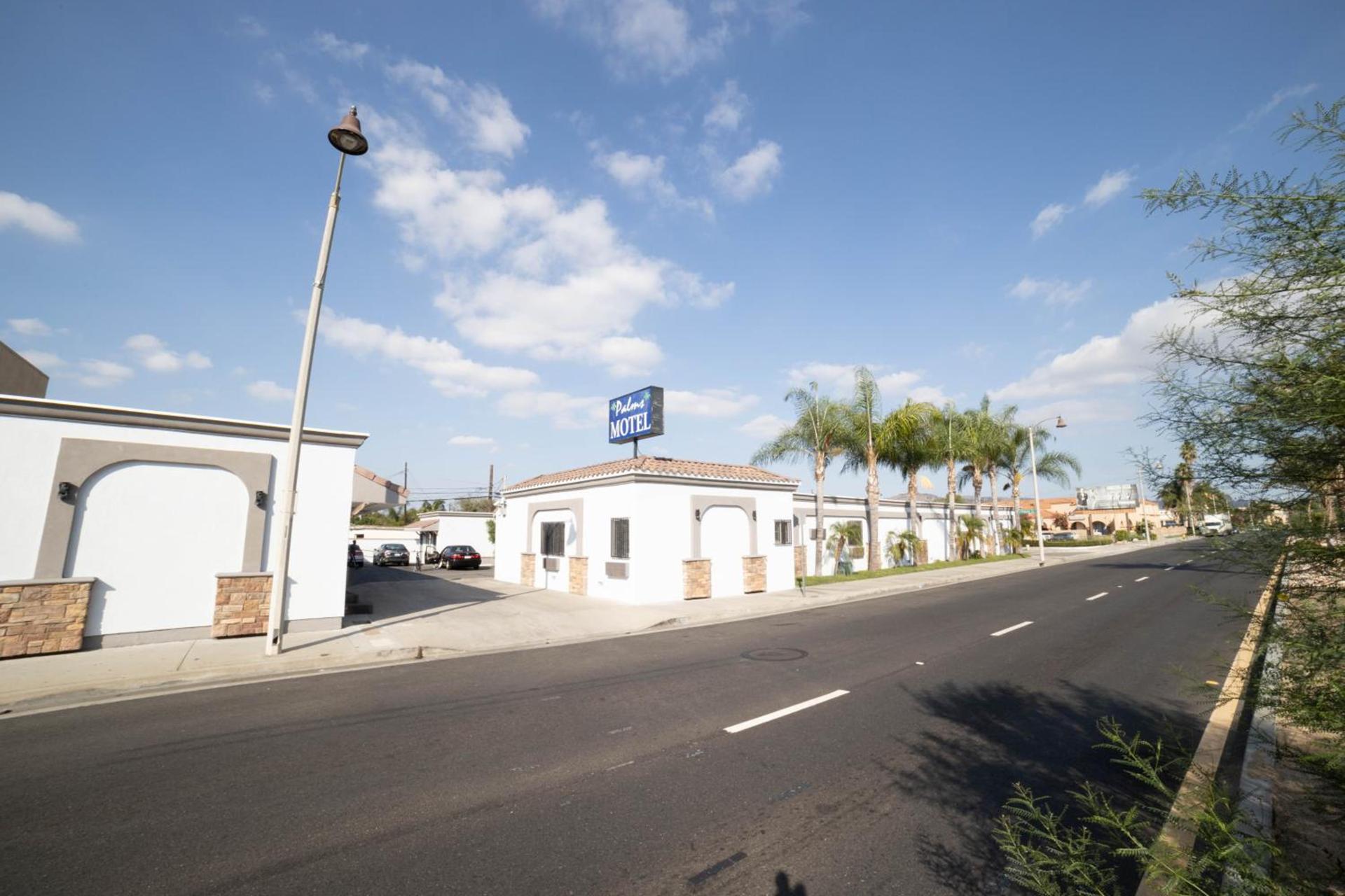 Palms Motel photo 8