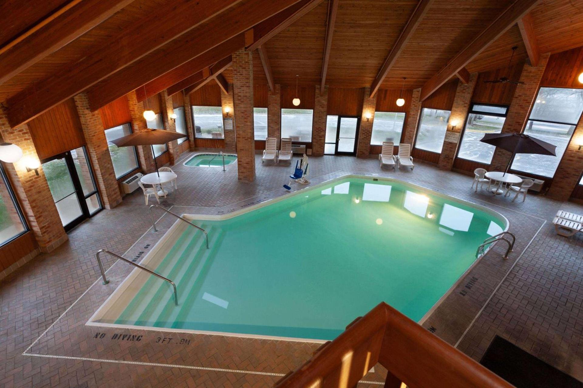 Days Inn by Wyndham Wooster photo 6