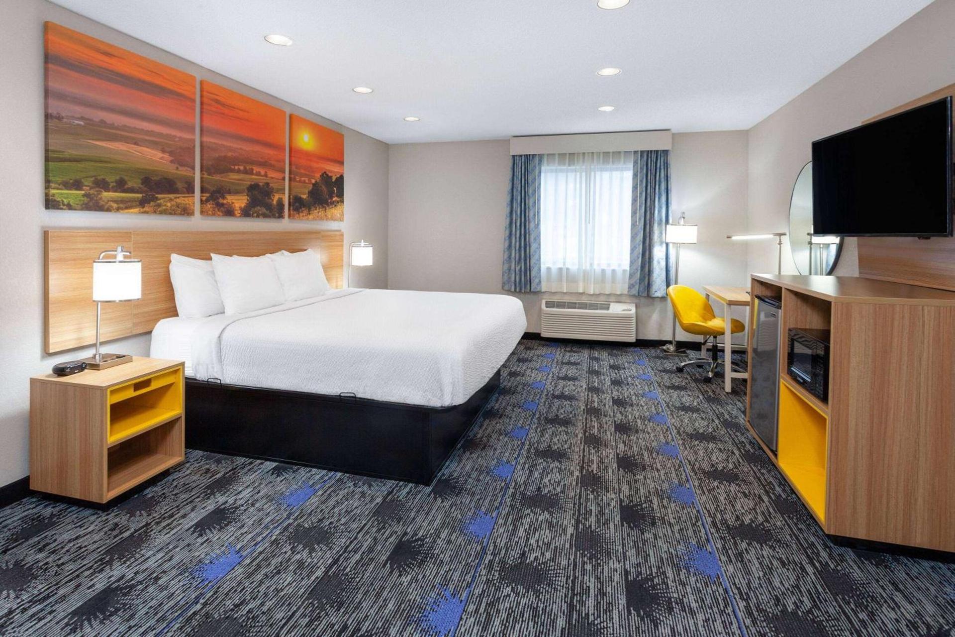 Days Inn by Wyndham Wooster photo 19