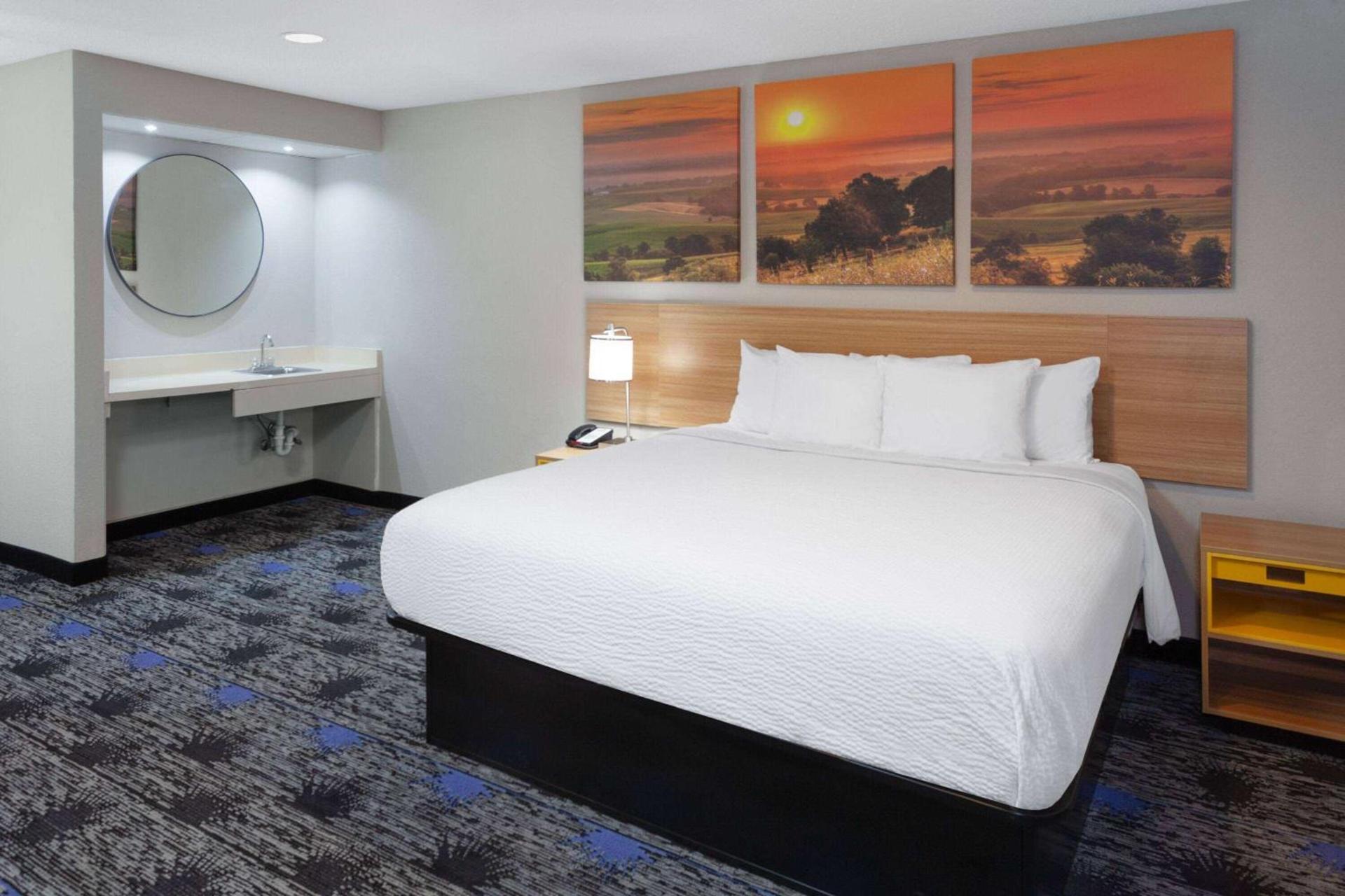 Days Inn by Wyndham Wooster photo 21