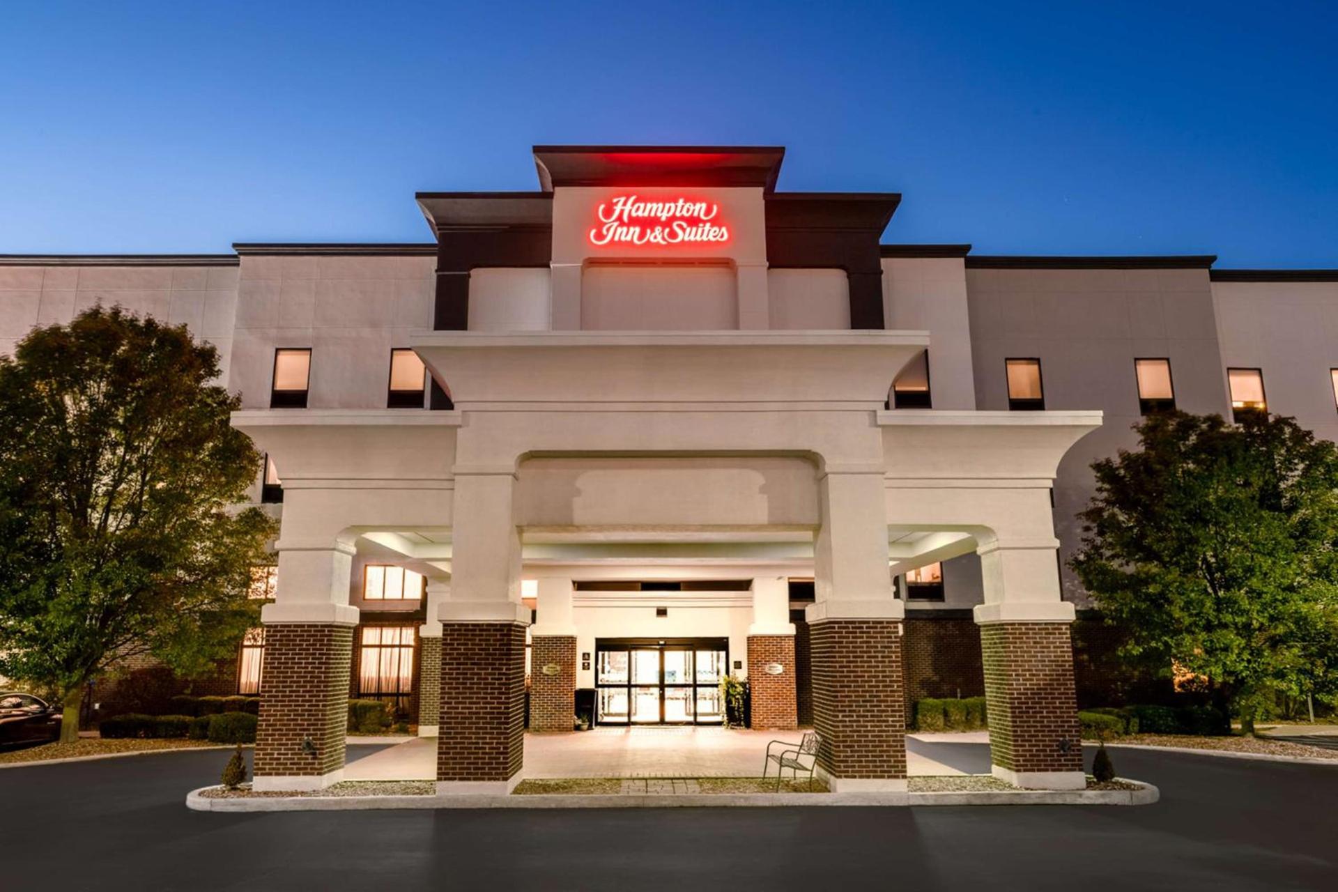 Hampton Inn & Suites Muncie photo 2
