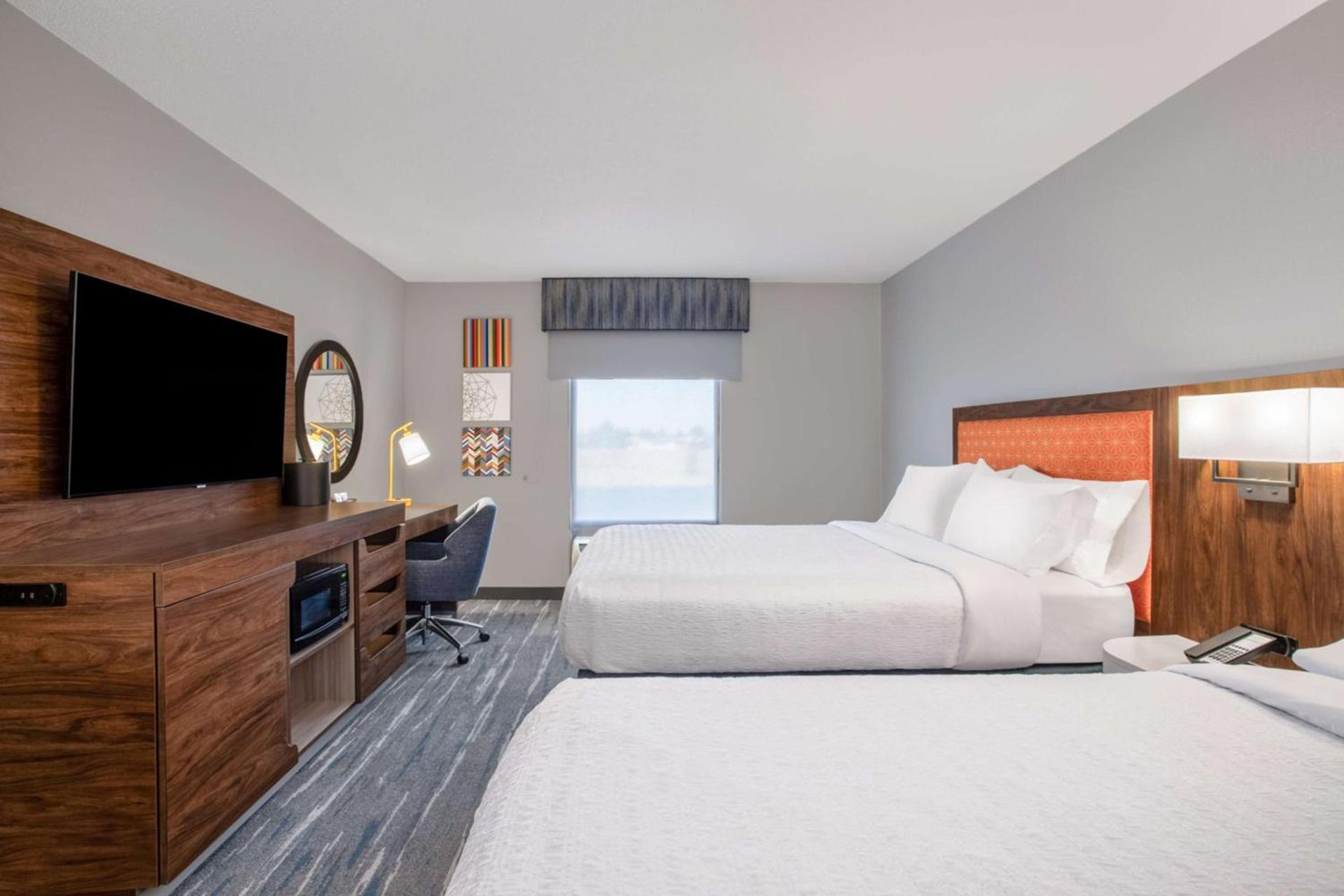 Hampton Inn & Suites Muncie photo 15