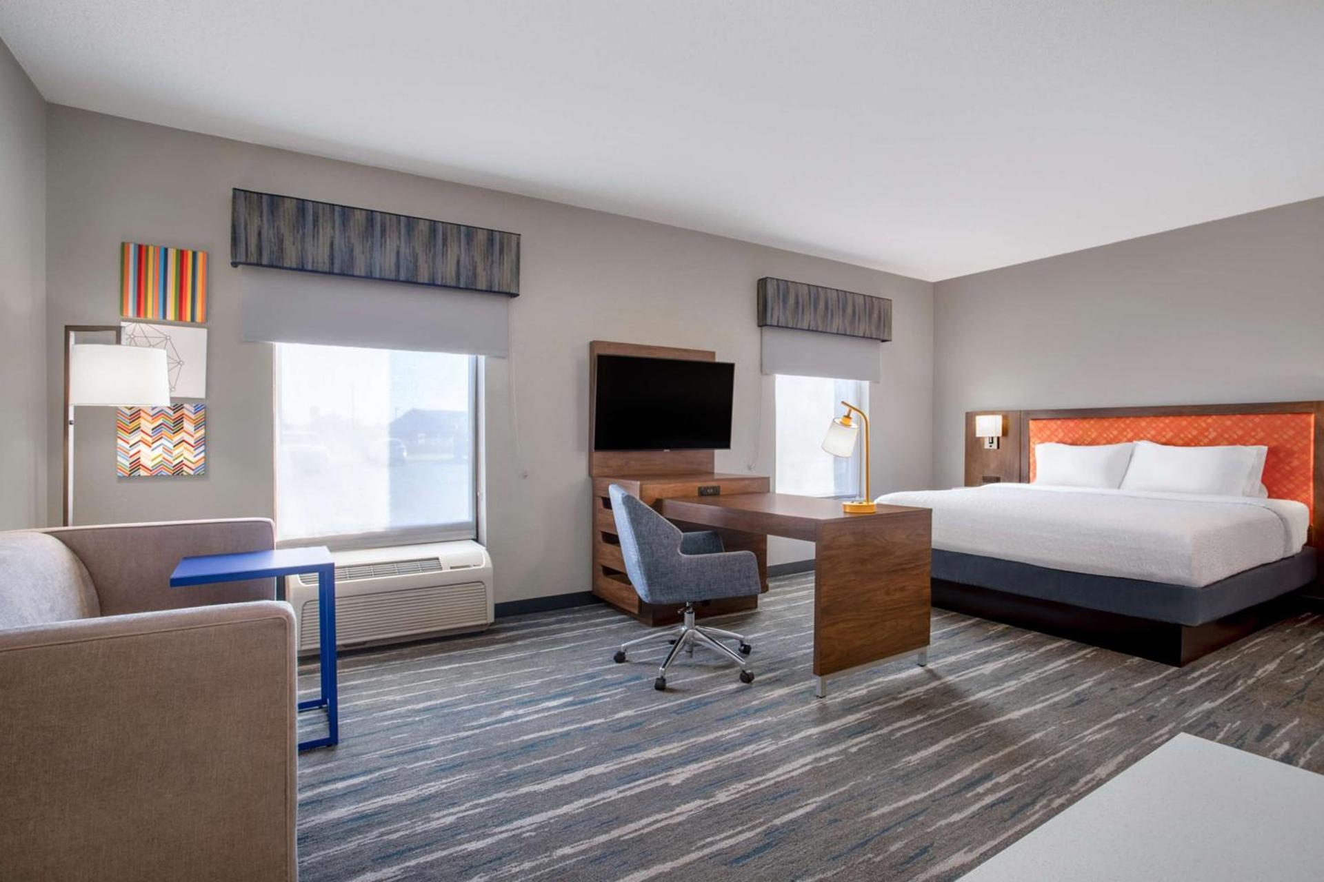 Hampton Inn & Suites Muncie photo 25