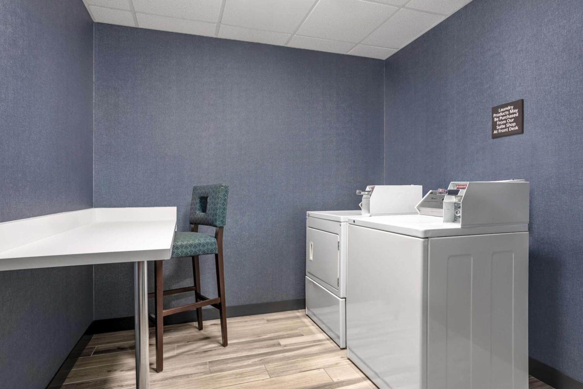 Hampton Inn & Suites Muncie photo 37