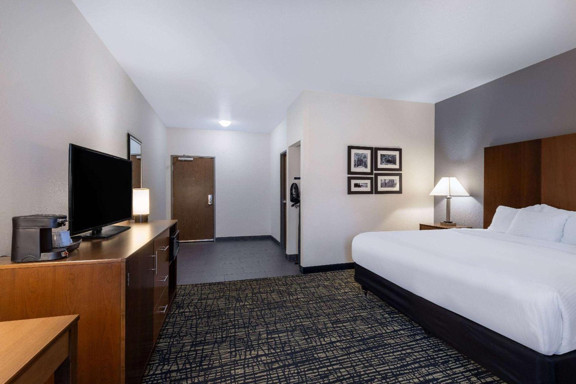La Quinta by Wyndham Morgantown photo 44