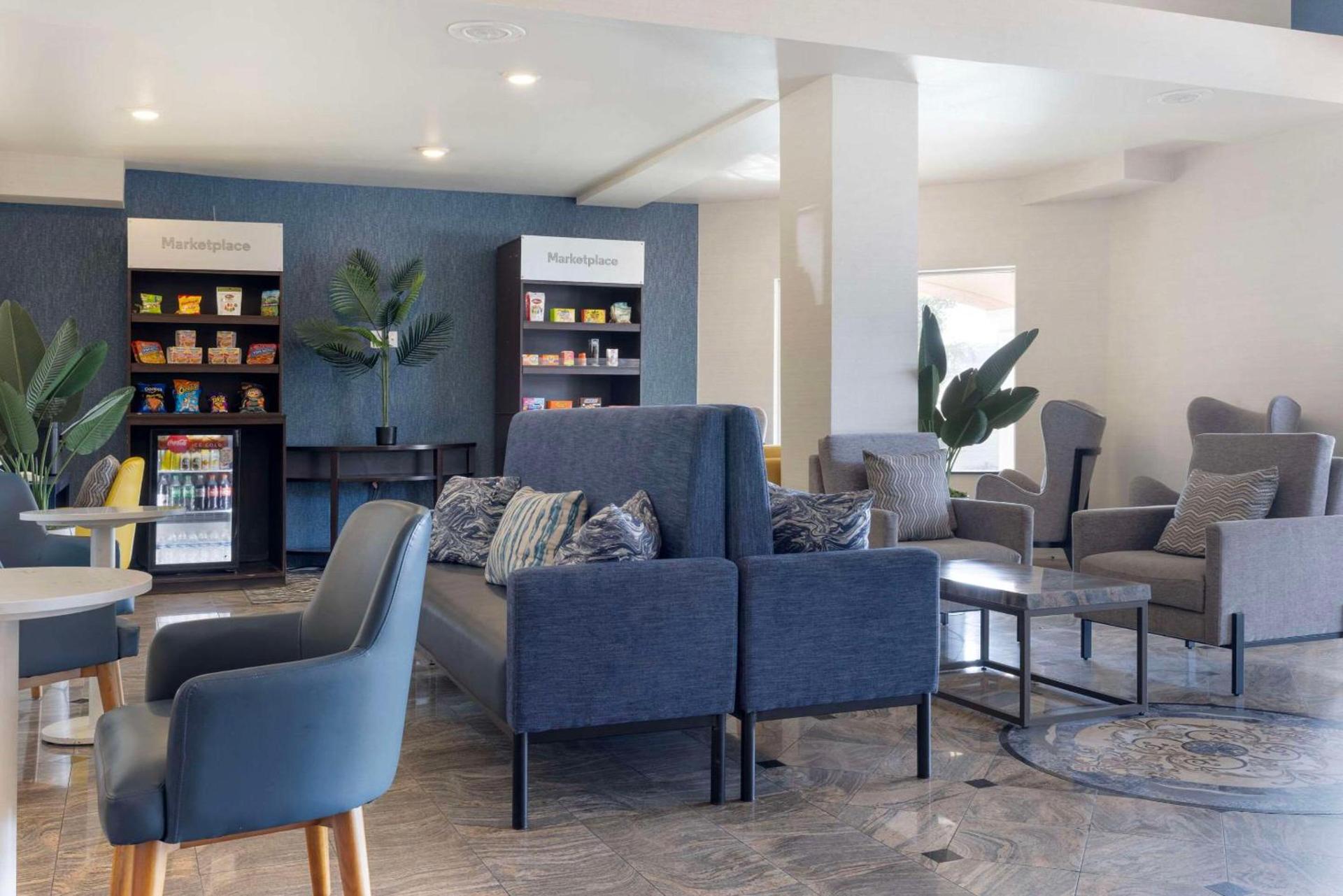 Comfort Suites Oceanside Camp Pendleton Area photo 7