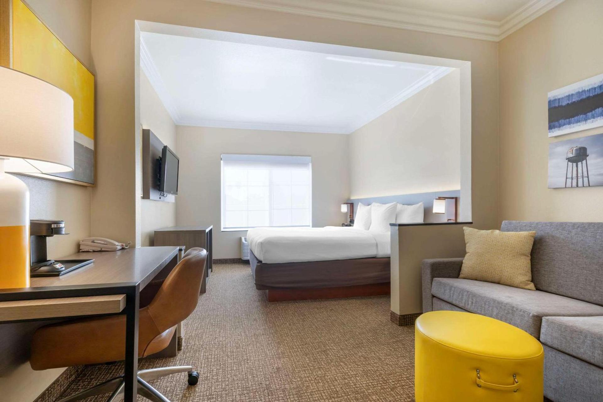 Comfort Suites Oceanside Camp Pendleton Area photo 18