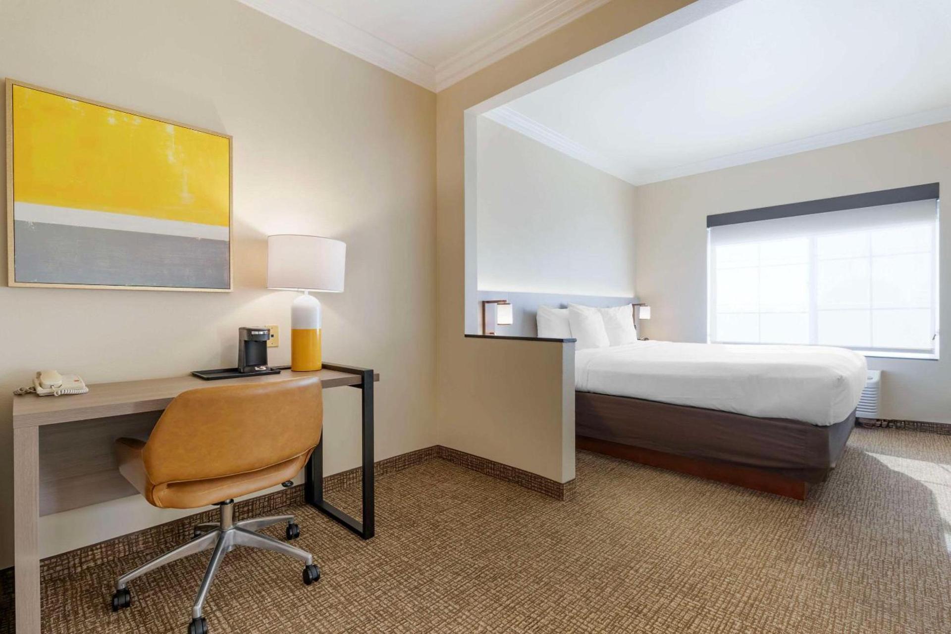 Comfort Suites Oceanside Camp Pendleton Area photo 37