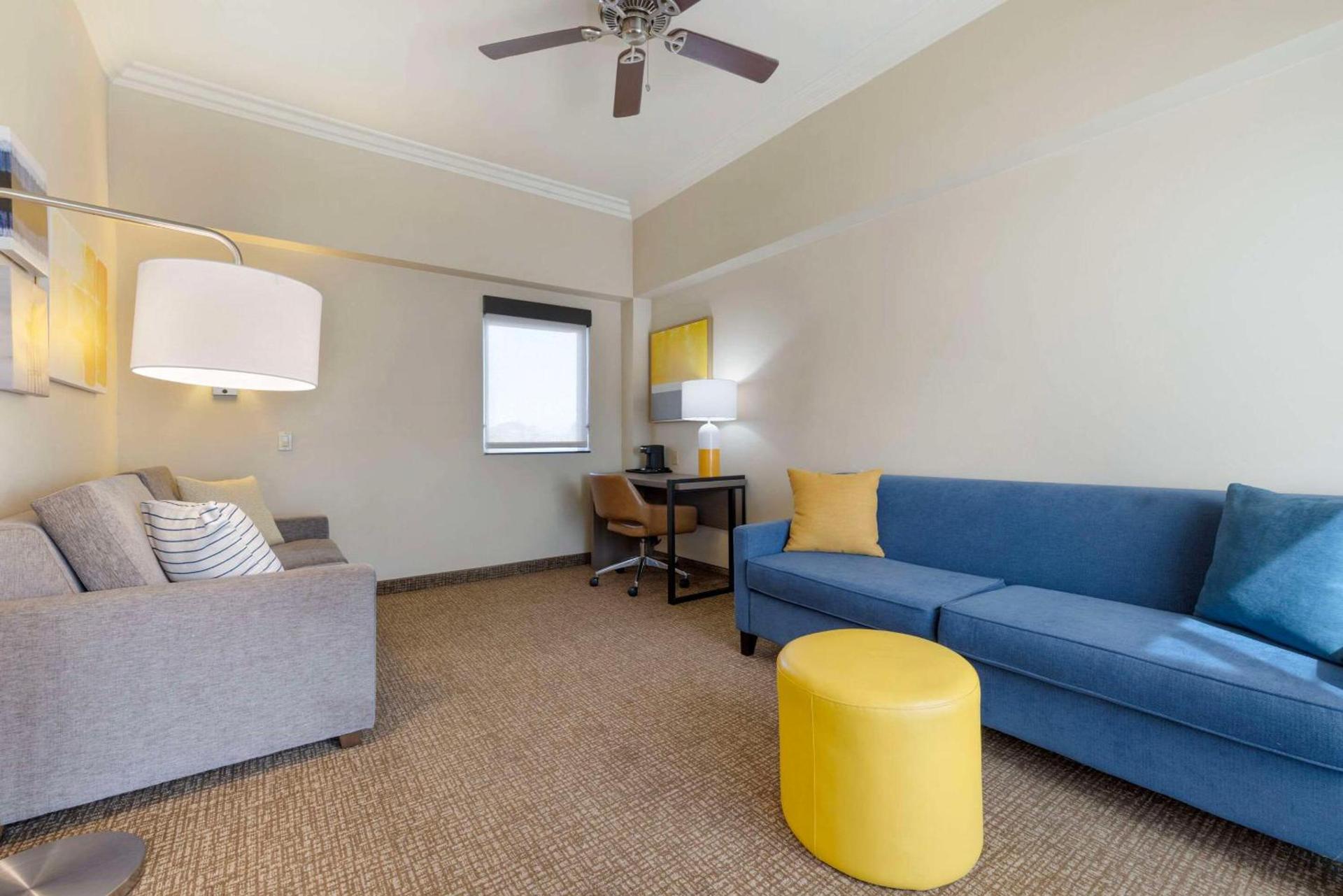 Comfort Suites Oceanside Camp Pendleton Area photo 43