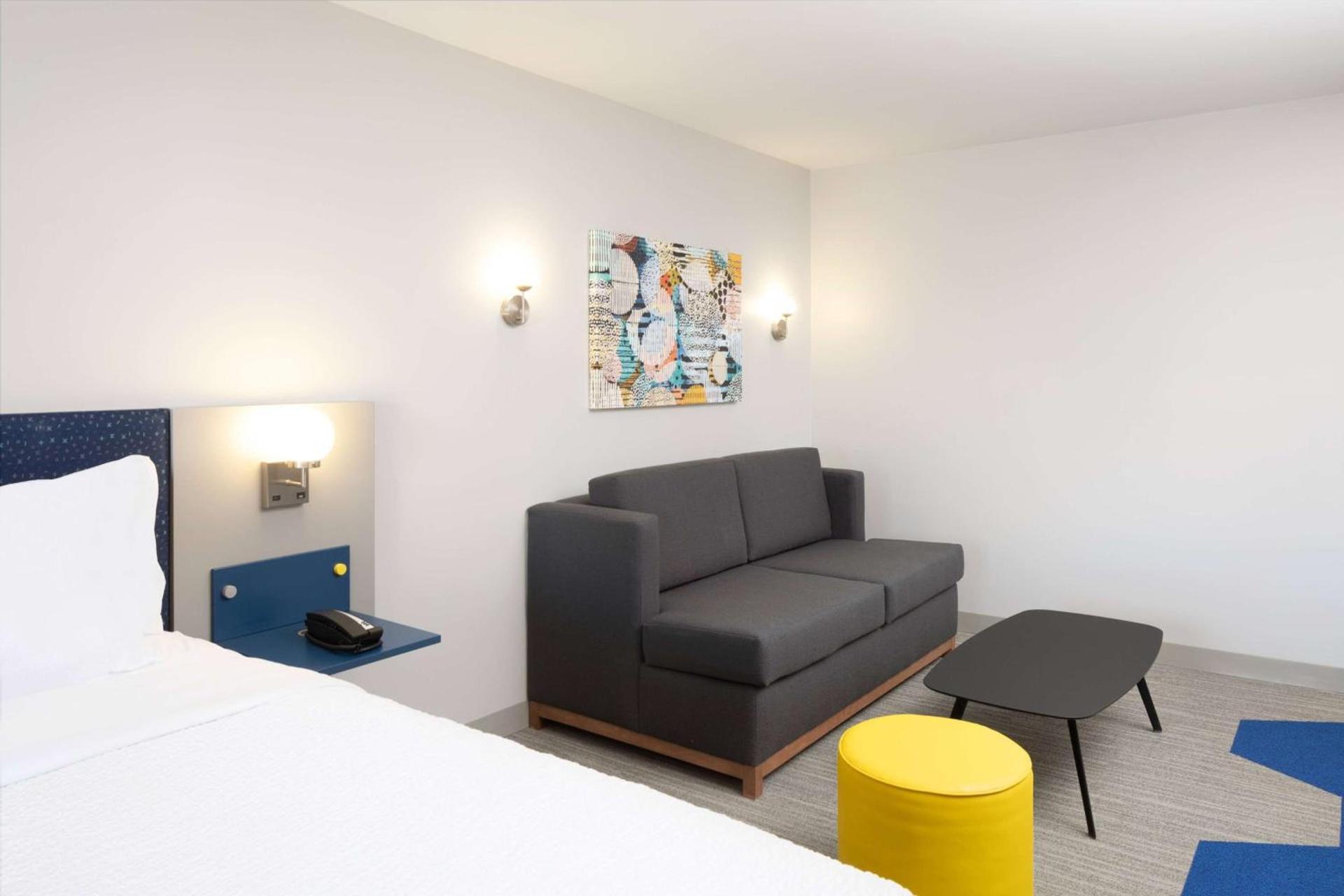 Microtel Inn & Suites by Wyndham Macedon photo 14