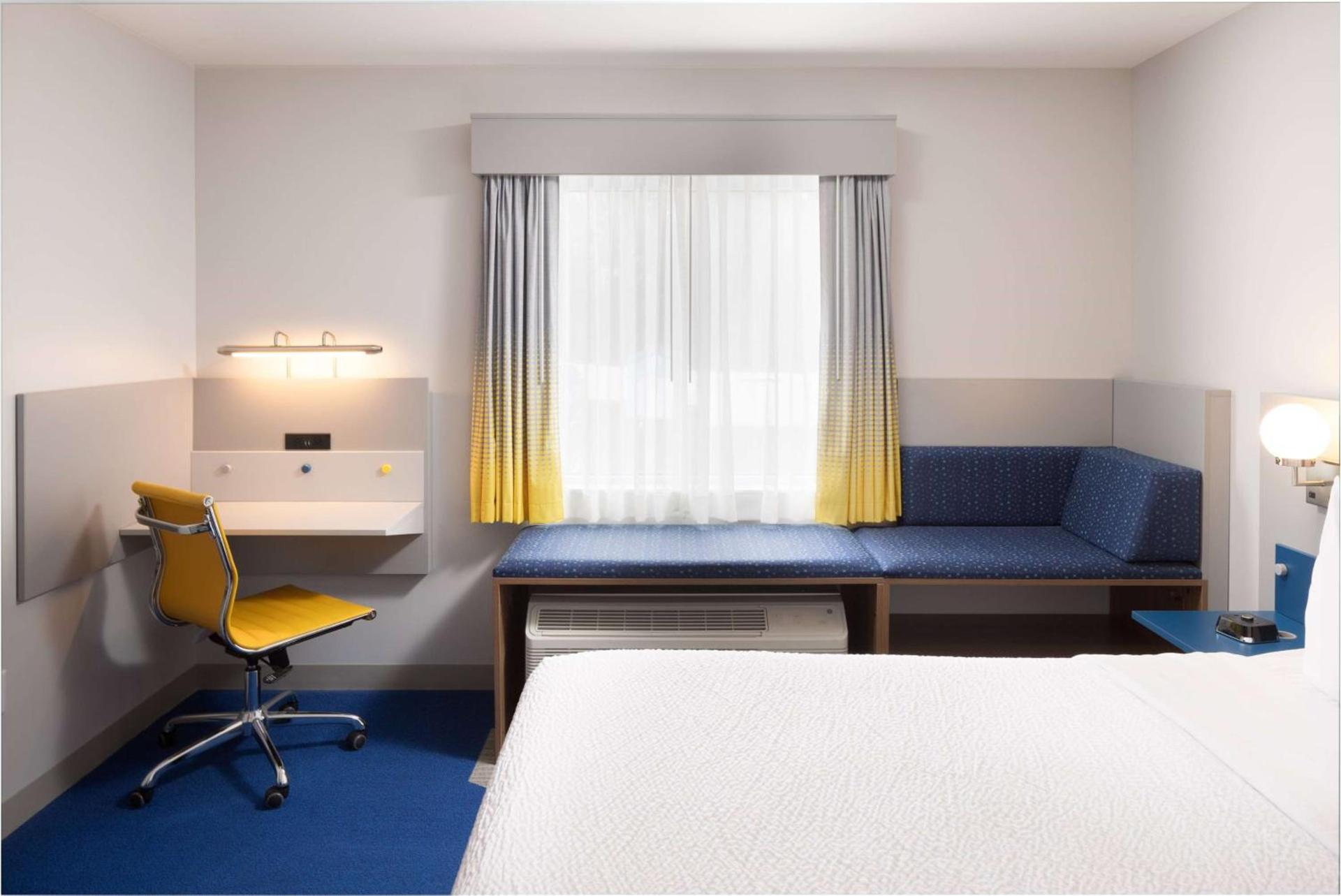 Microtel Inn & Suites by Wyndham Macedon photo 17