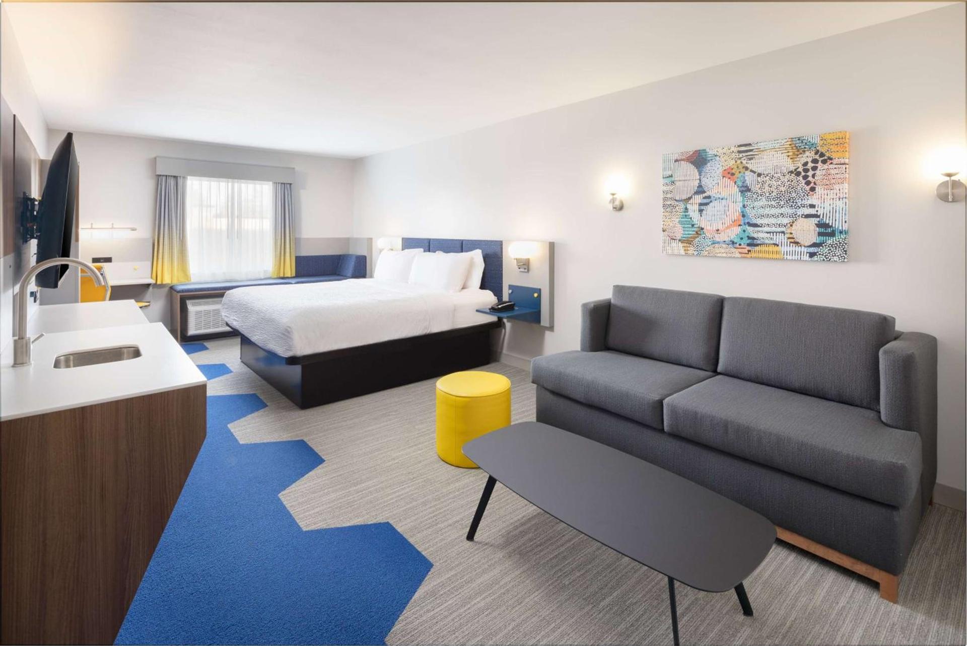 Microtel Inn & Suites by Wyndham Macedon photo 24