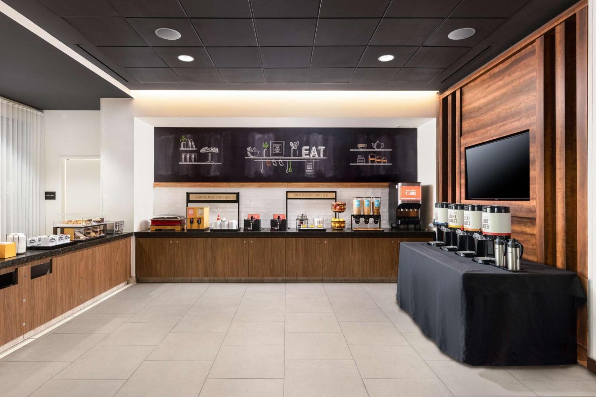 Hampton Inn San Jose Cherry Ave, CA photo 6