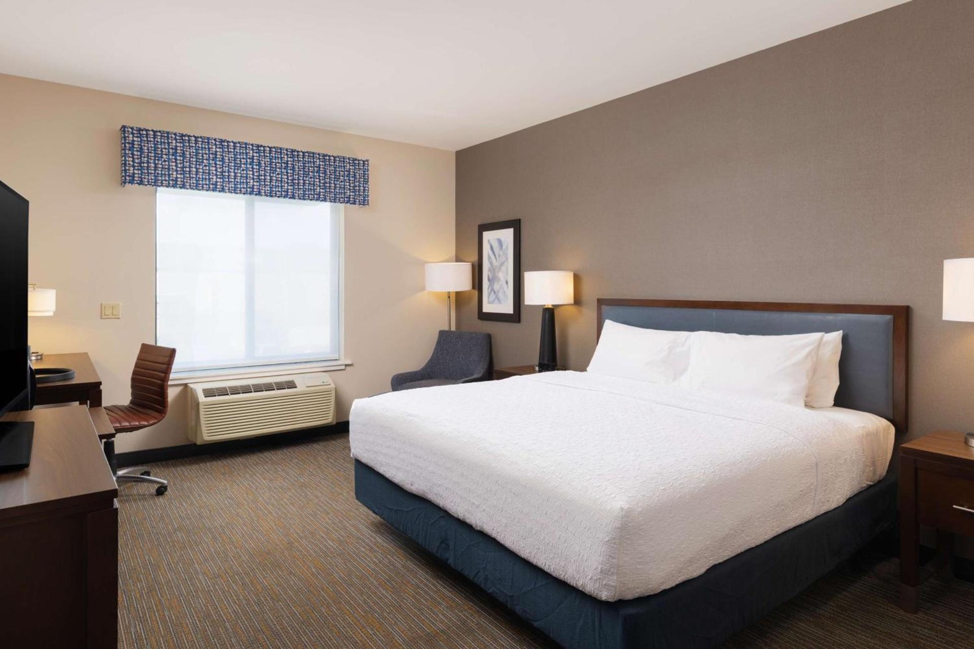 Hampton Inn San Jose Cherry Ave, CA photo 11