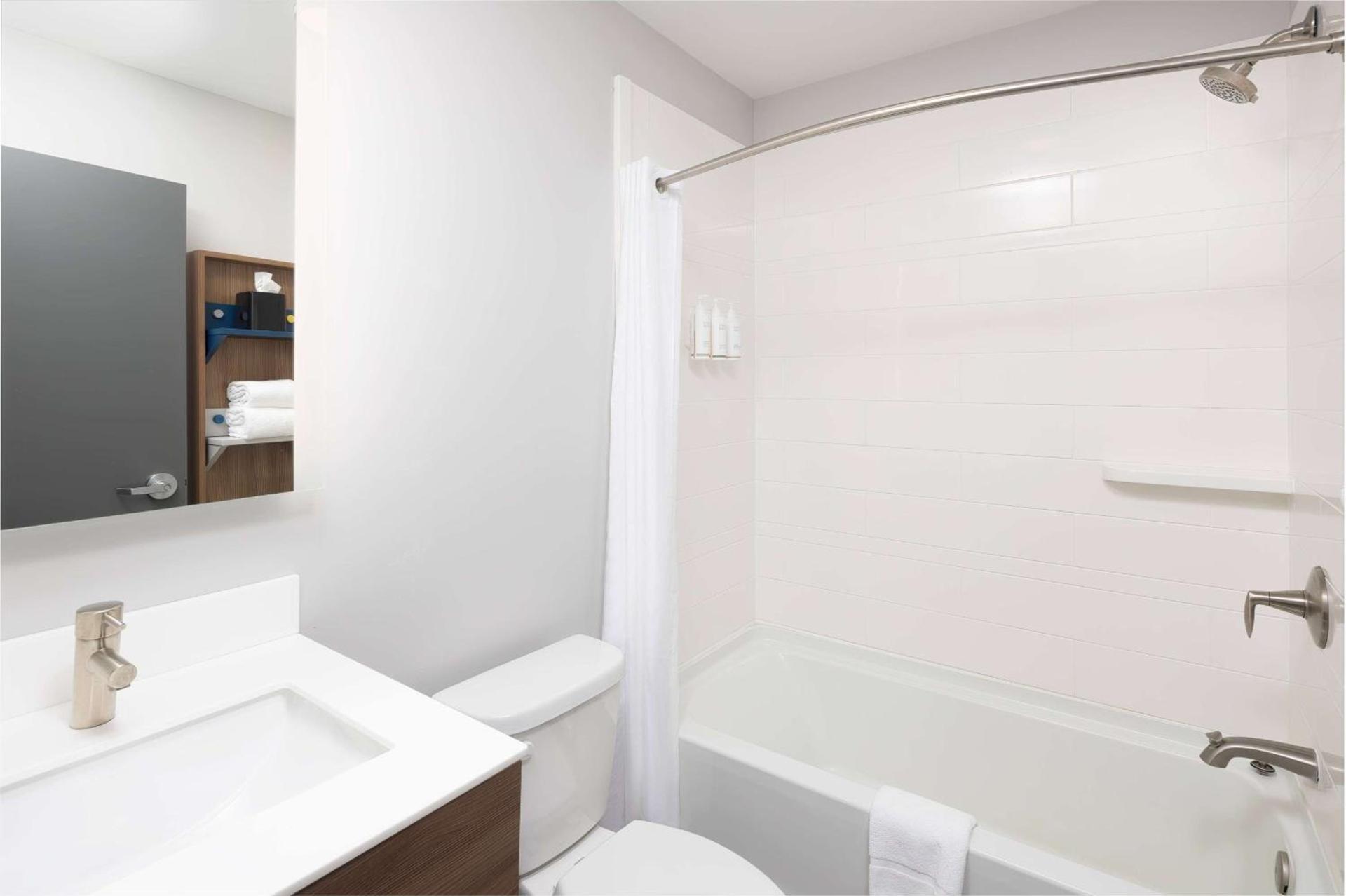 Microtel Inn & Suites by Wyndham Macedon photo 34