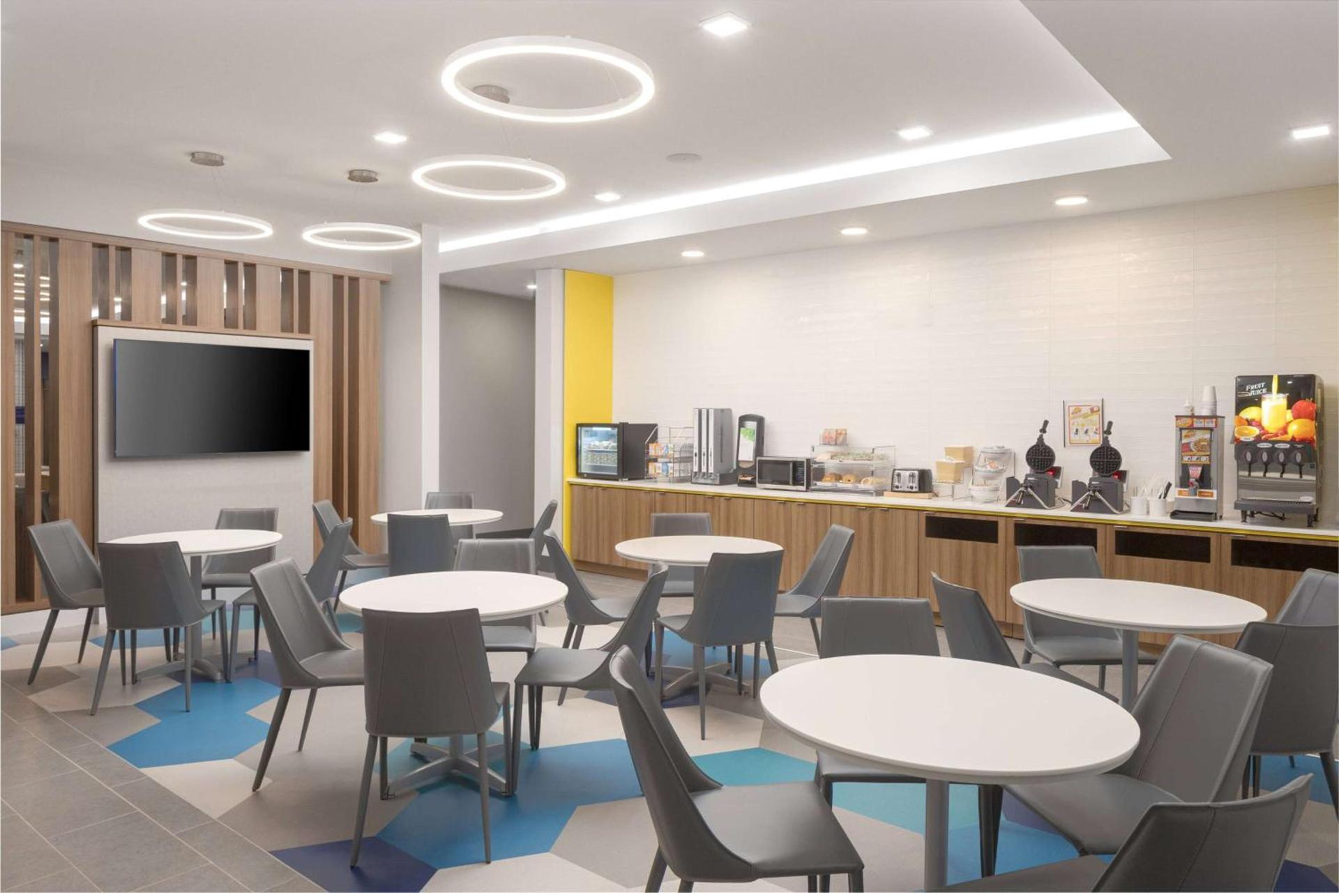 Microtel Inn & Suites by Wyndham Macedon photo 38