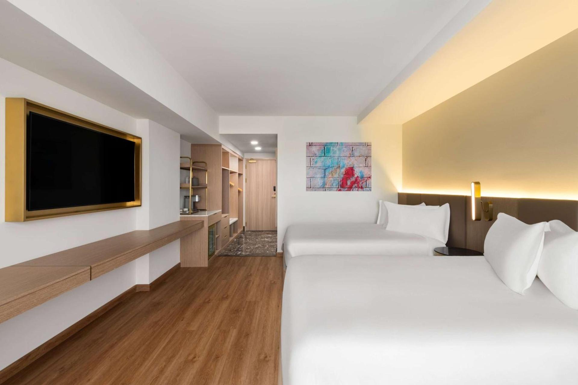Dolce by Wyndham Hollywood photo 24