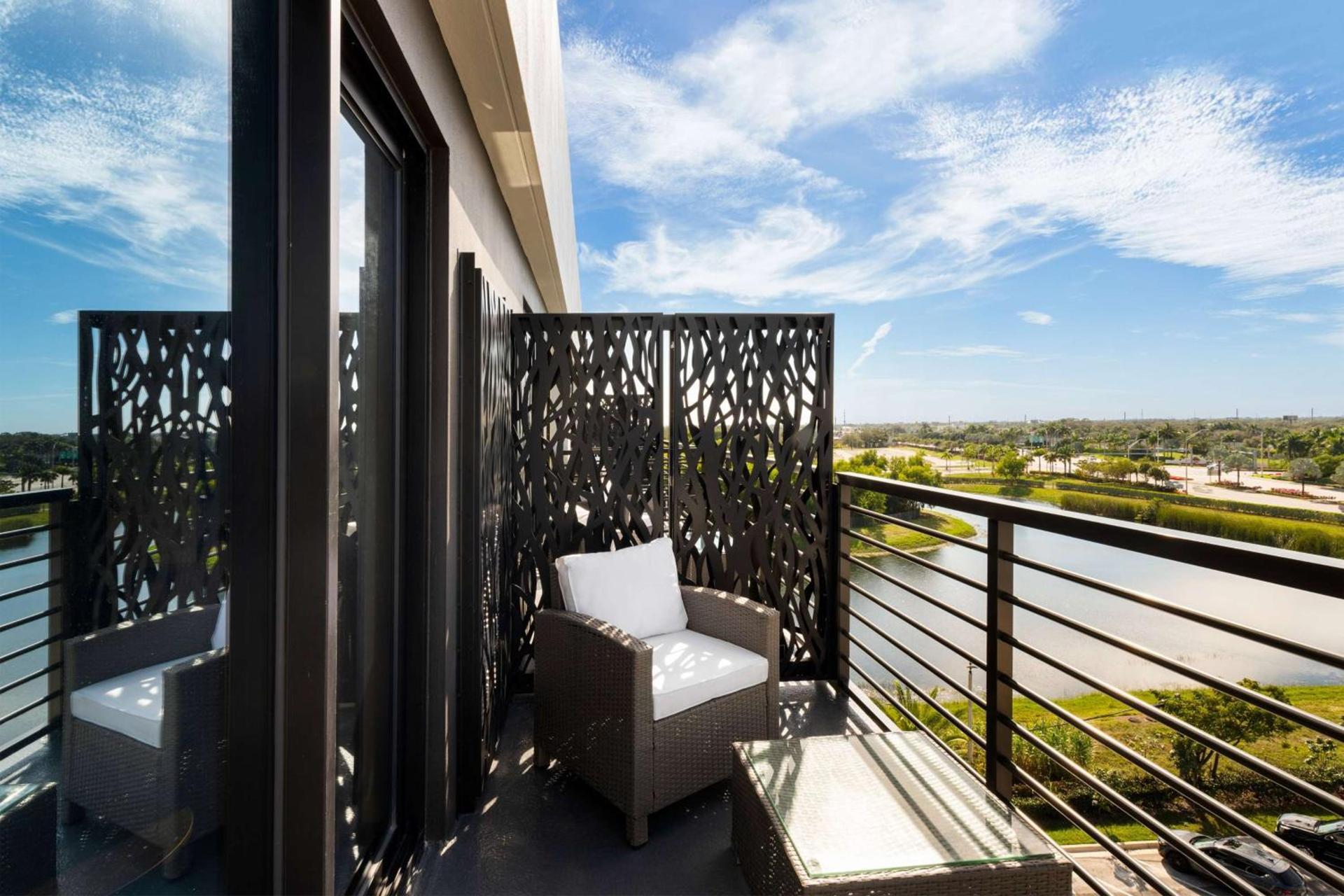 Dolce by Wyndham Hollywood photo 38