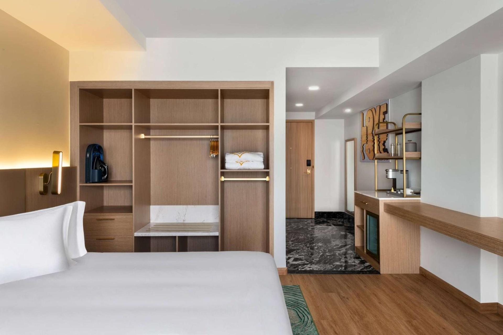 Dolce by Wyndham Hollywood photo 42