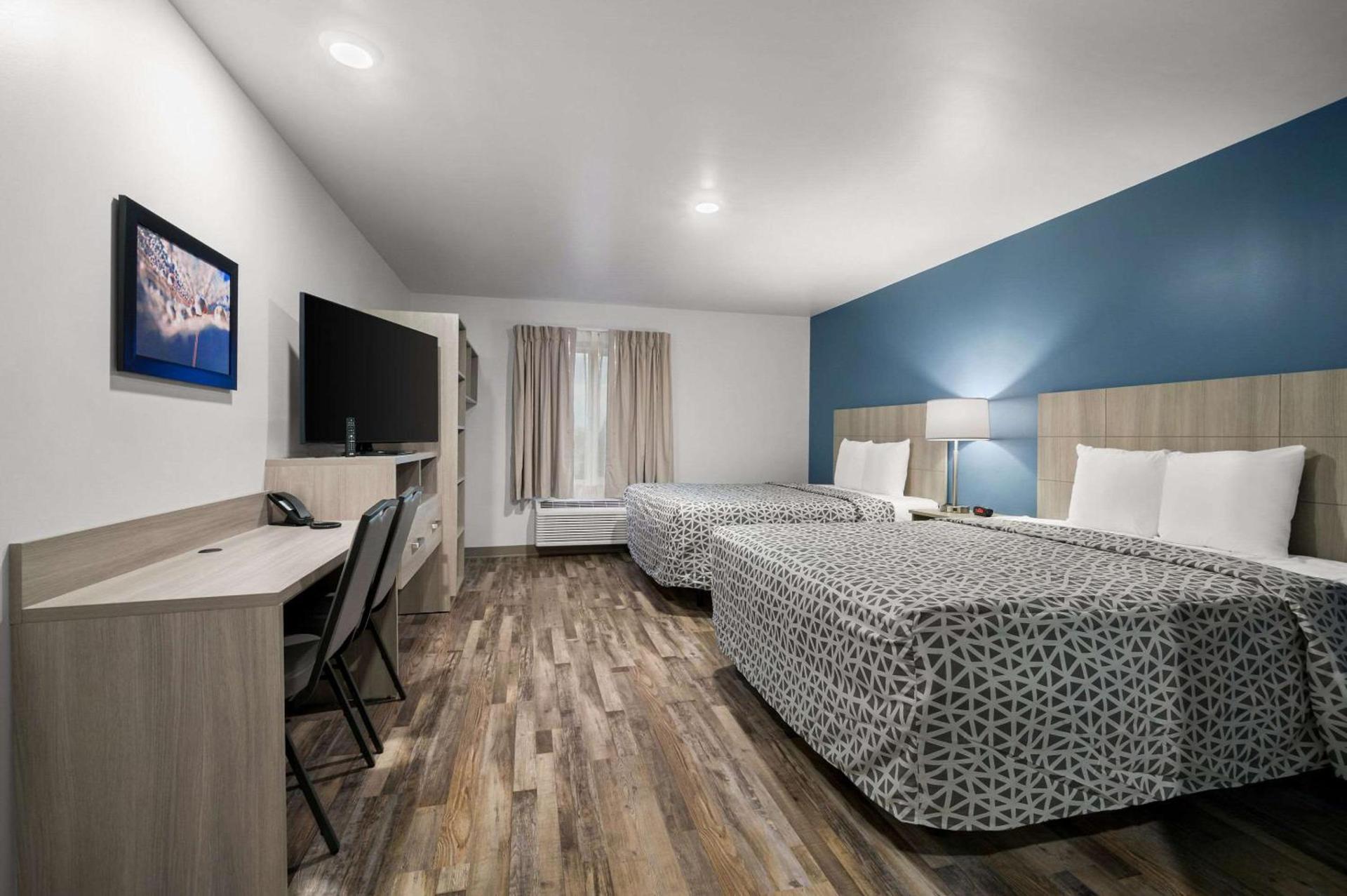WoodSpring Suites Dearborn Detroit photo 16
