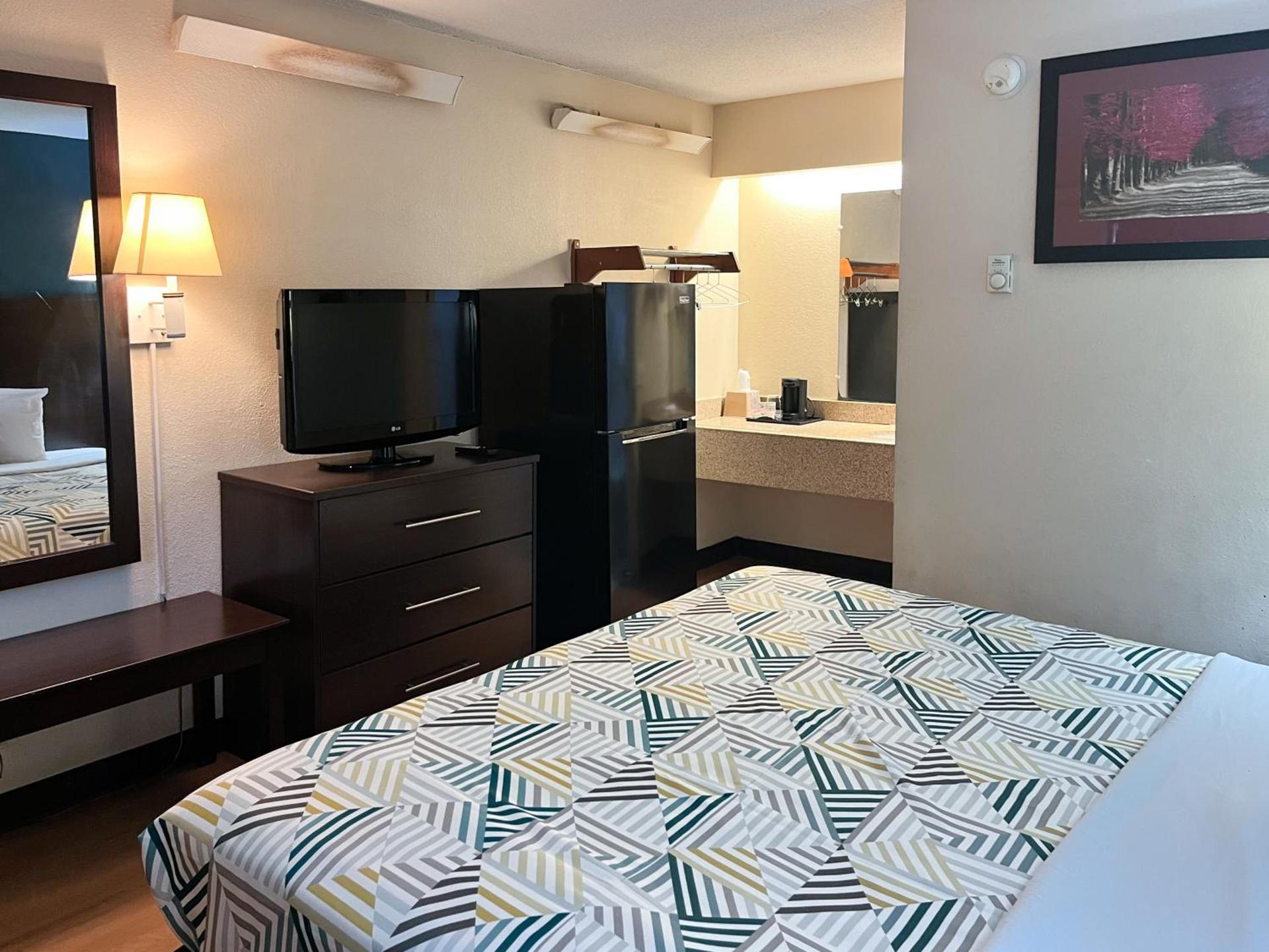 Studio 6 Suites Shreveport, LA Industrial Loop photo 11