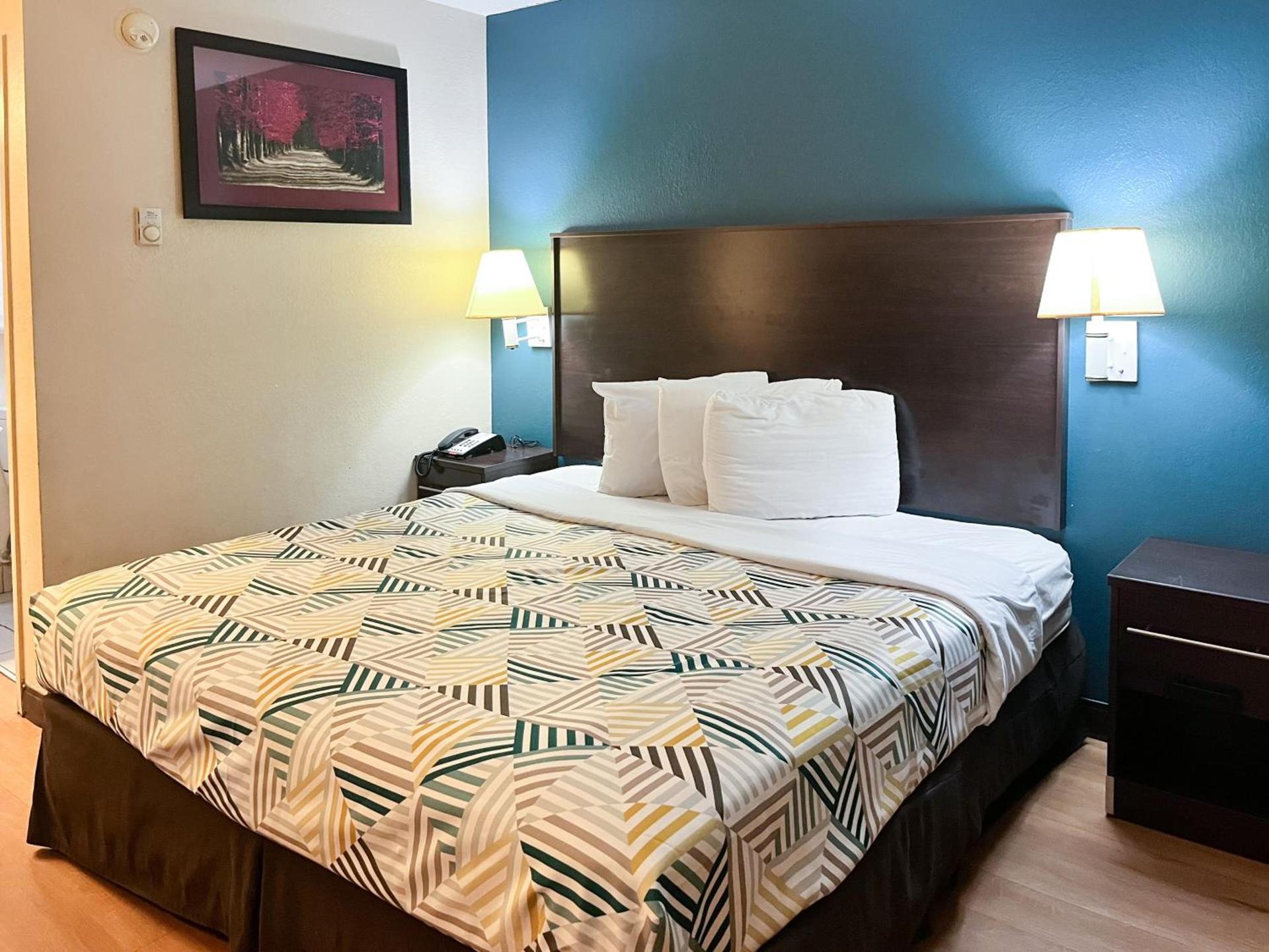 Studio 6 Suites Shreveport, LA Industrial Loop photo 13