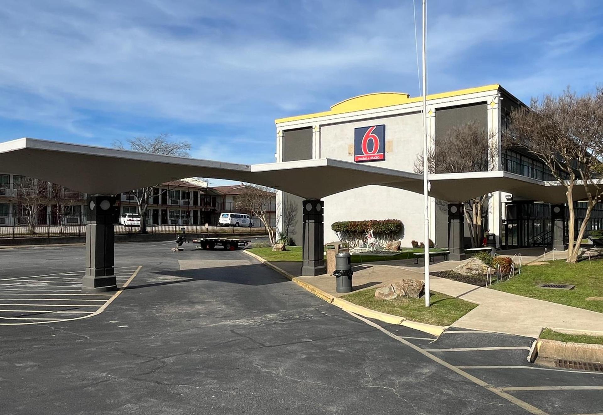 Motel 6 Mesquite, TX Town East photo 7
