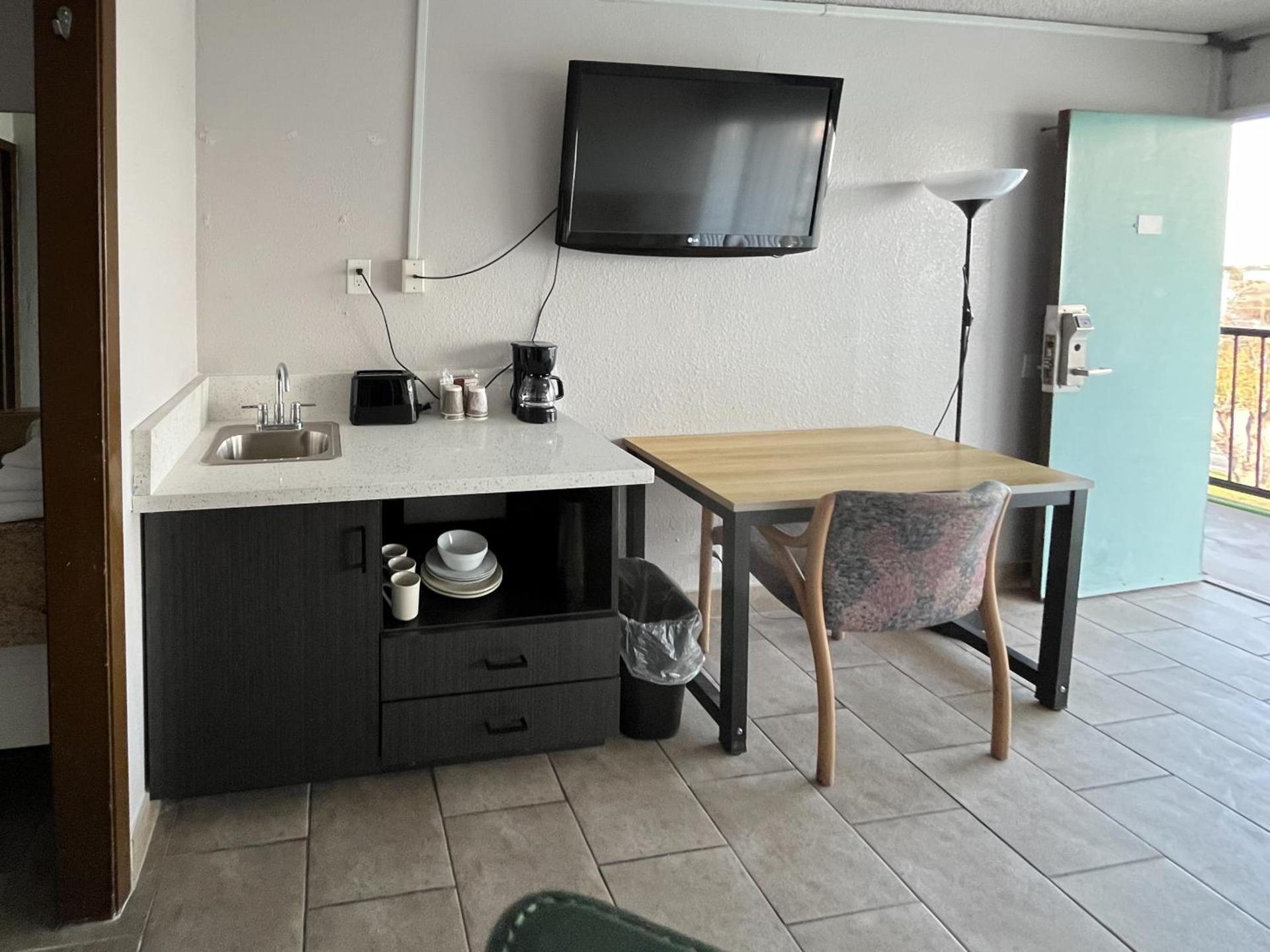 Motel 6 Mesquite, TX Town East photo 13