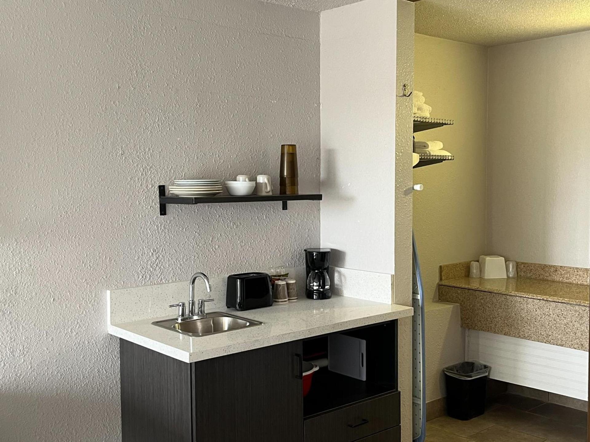 Motel 6 Mesquite, TX Town East photo 20