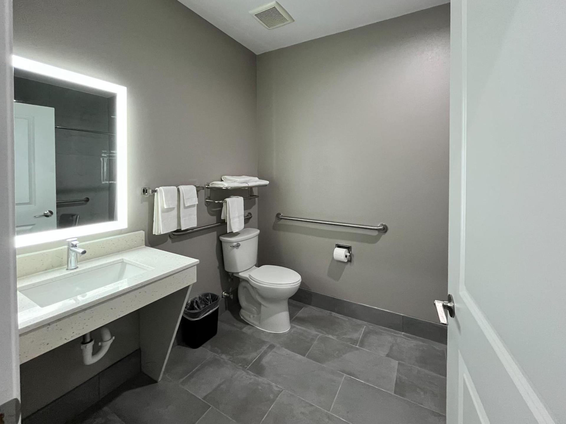 Studio 6 Katy, TX Energy Corridor photo 27