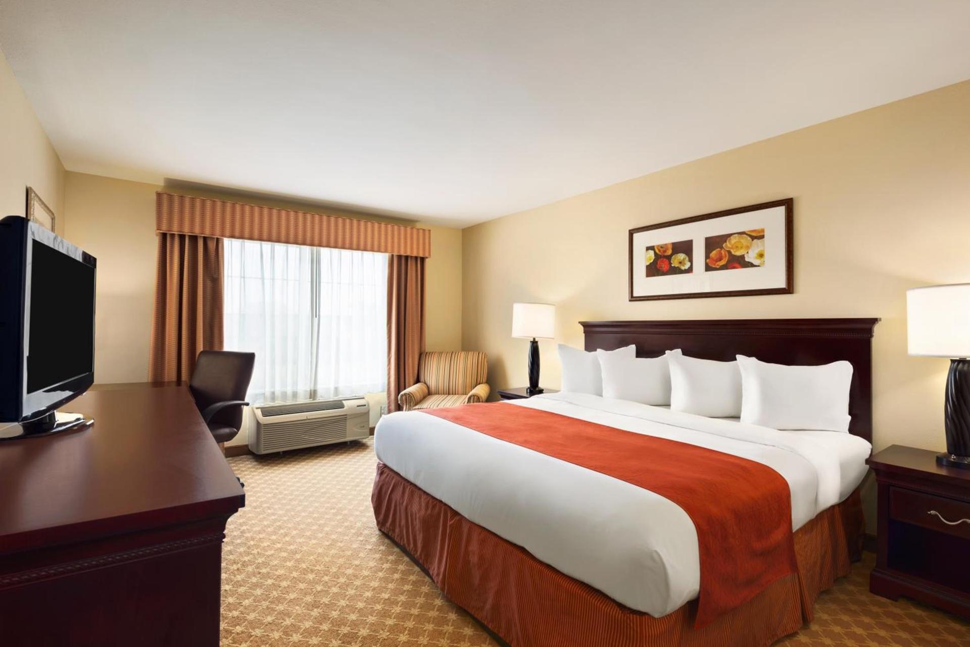 Country Inn & Suites by Radisson, Clinton, IA photo 19