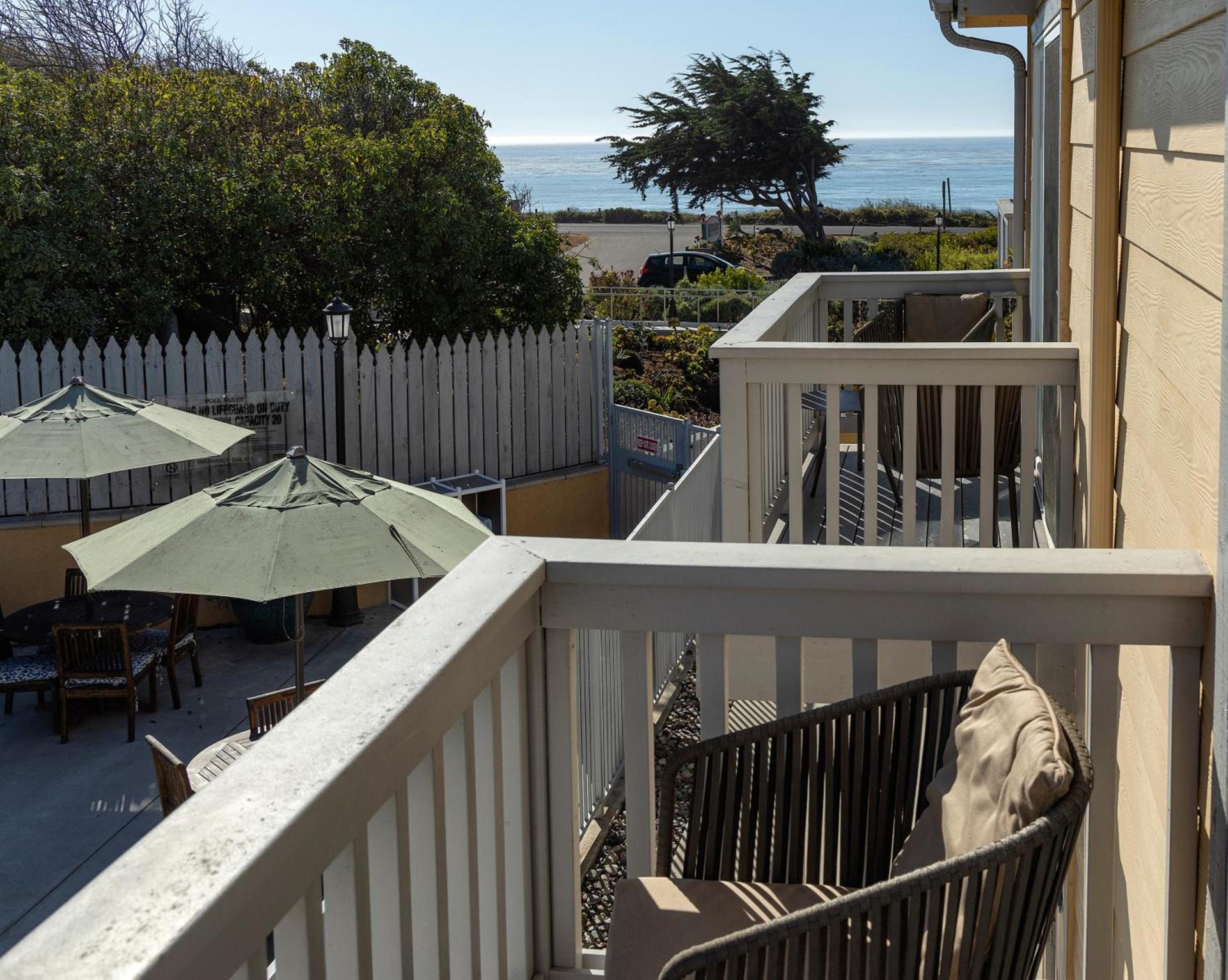 Pelican Inn & Suites photo 19