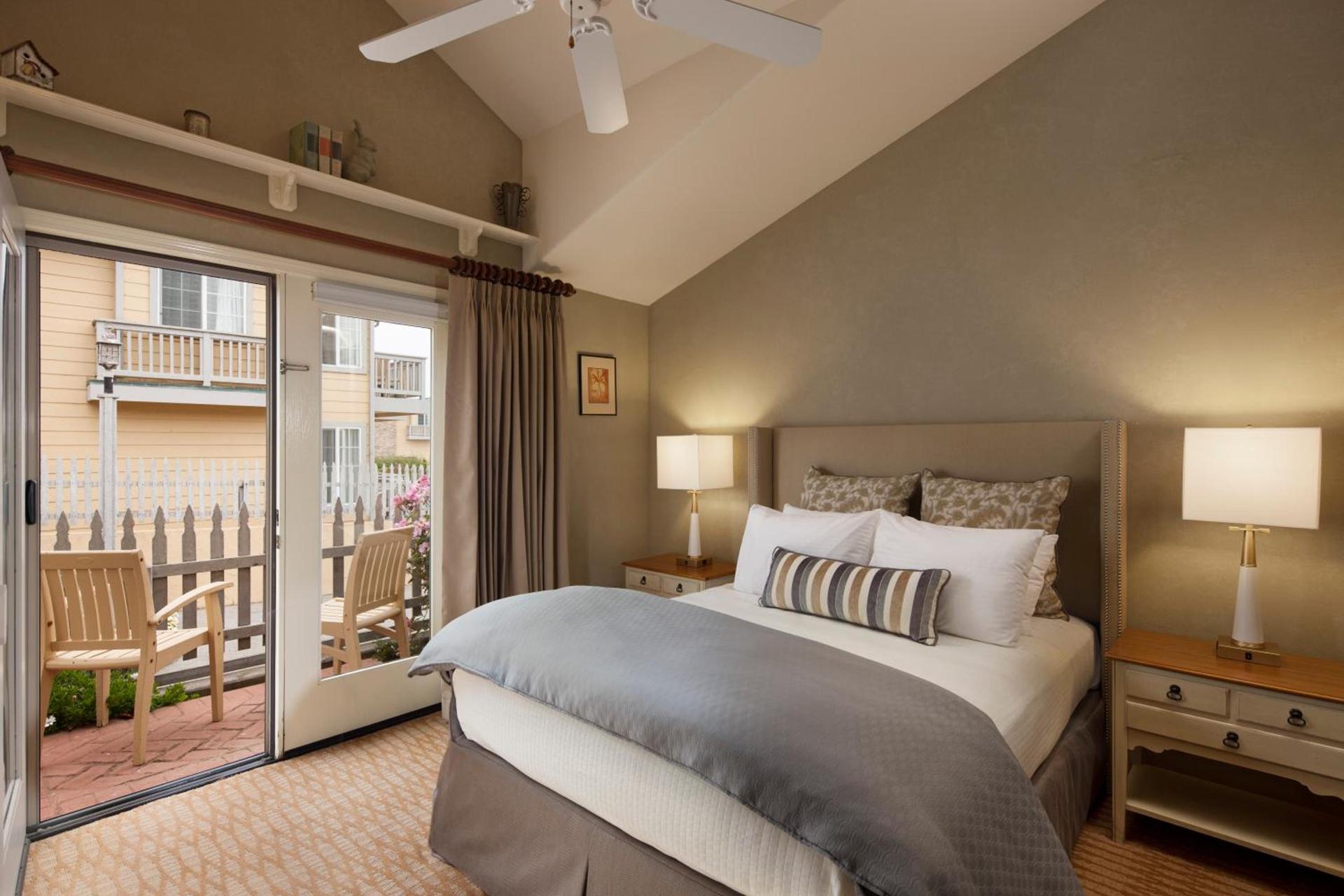 Pelican Inn & Suites photo 20