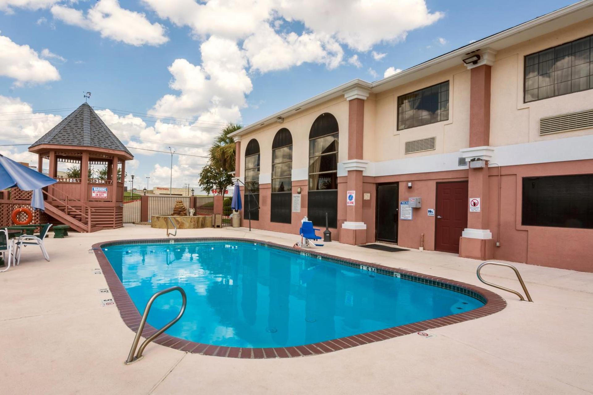 Studio 6 Suites Brenham, TX photo 18