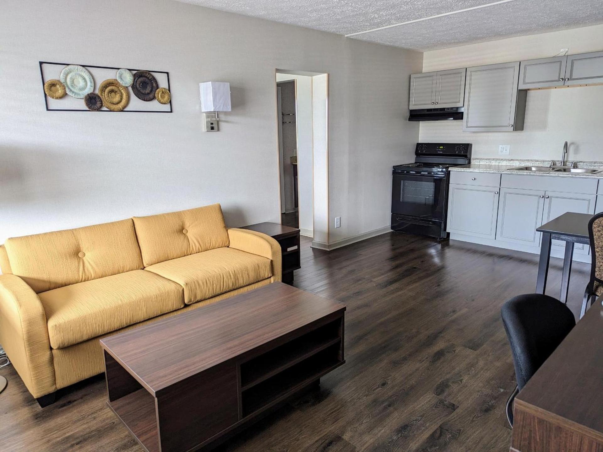 Super 8 by Wyndham Wytheville photo 41