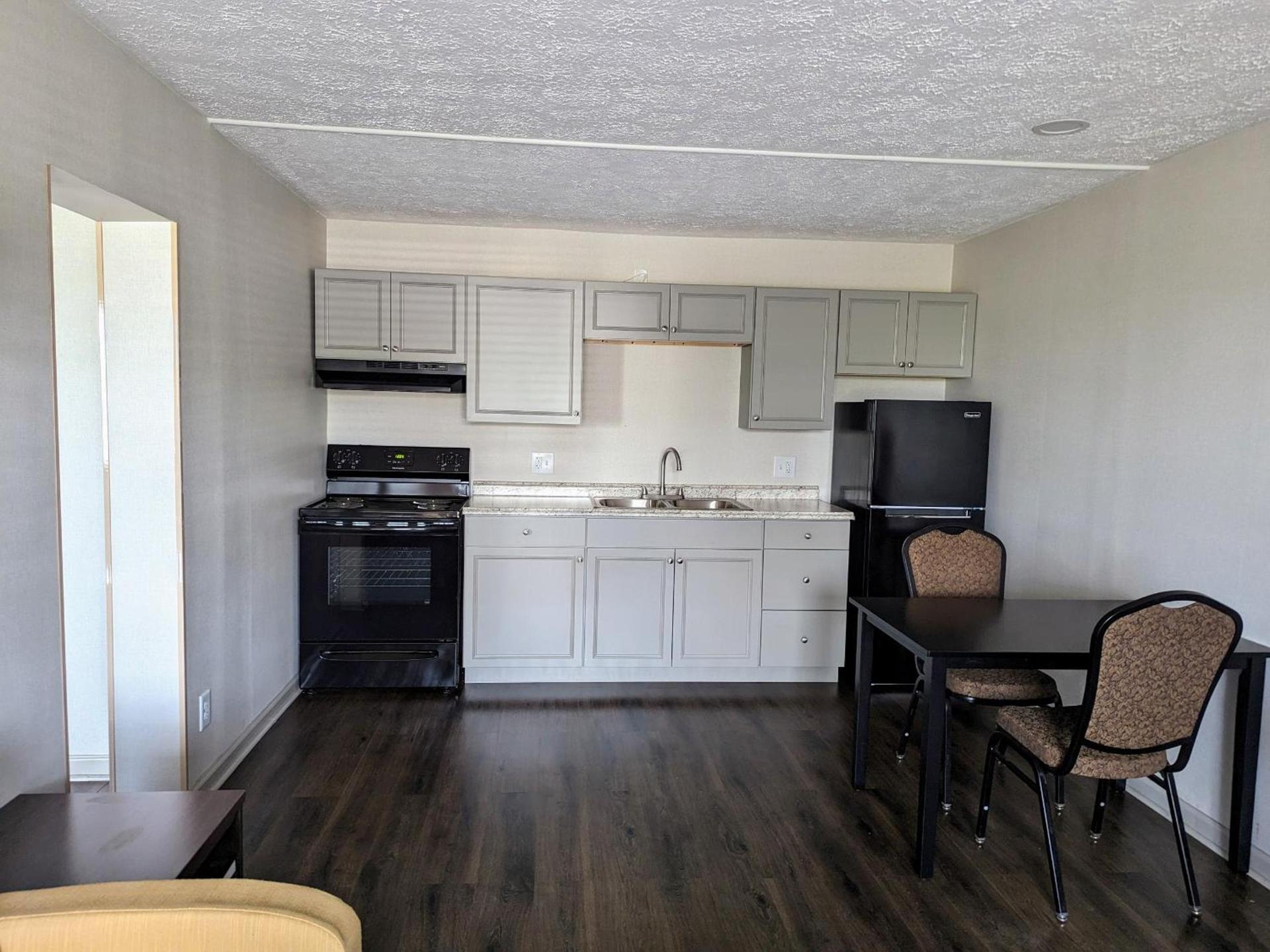 Super 8 by Wyndham Wytheville photo 44