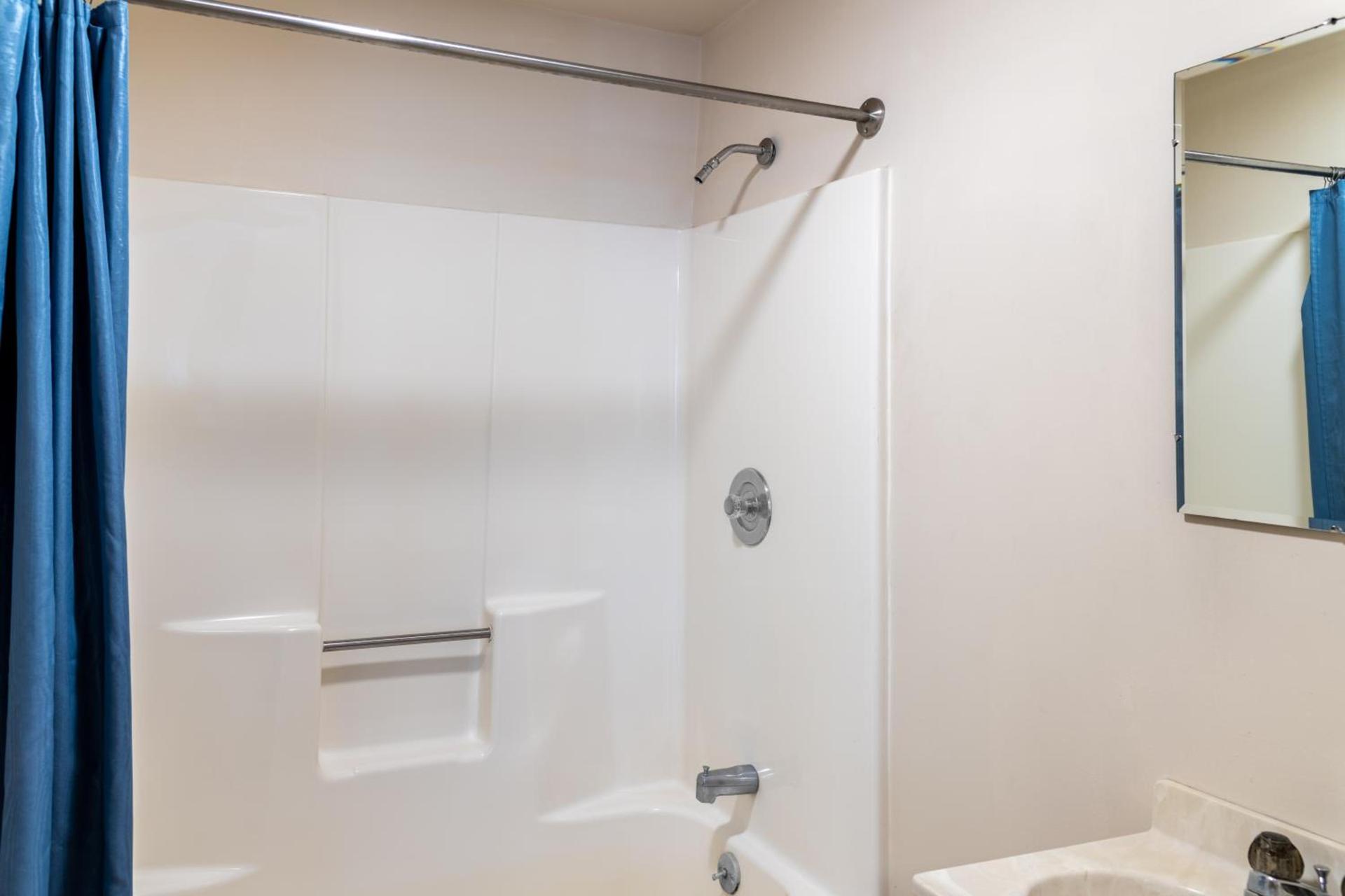 Sara Placid Inn & Suites photo 42