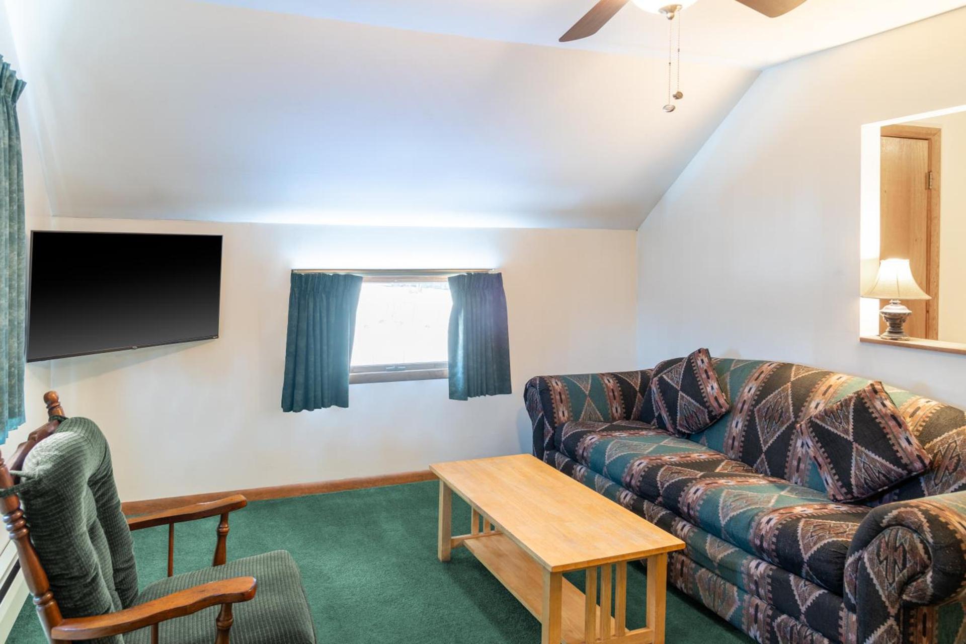 Sara Placid Inn & Suites photo 22