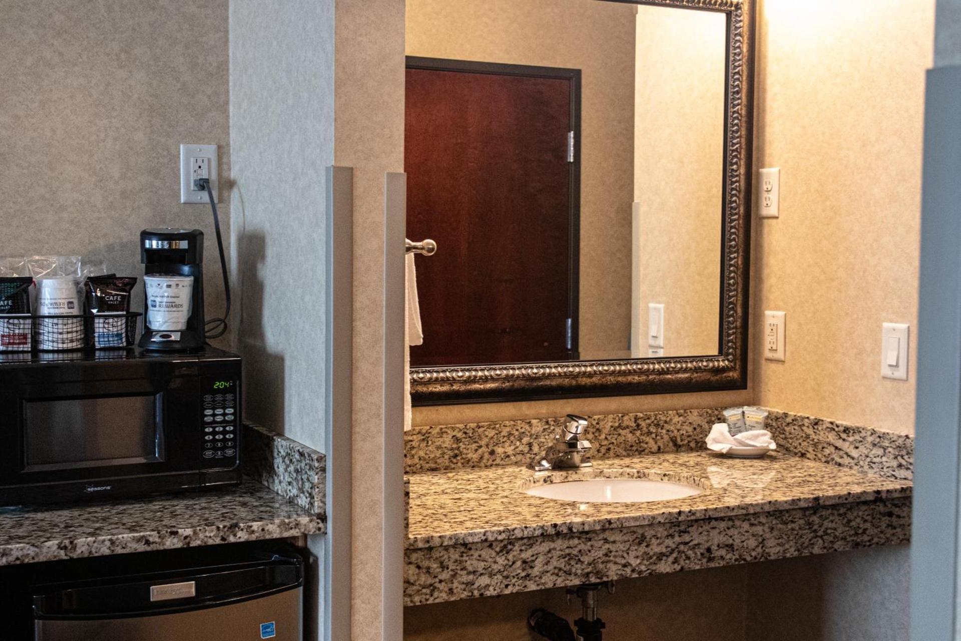 Best Western University Inn and Suites photo 42