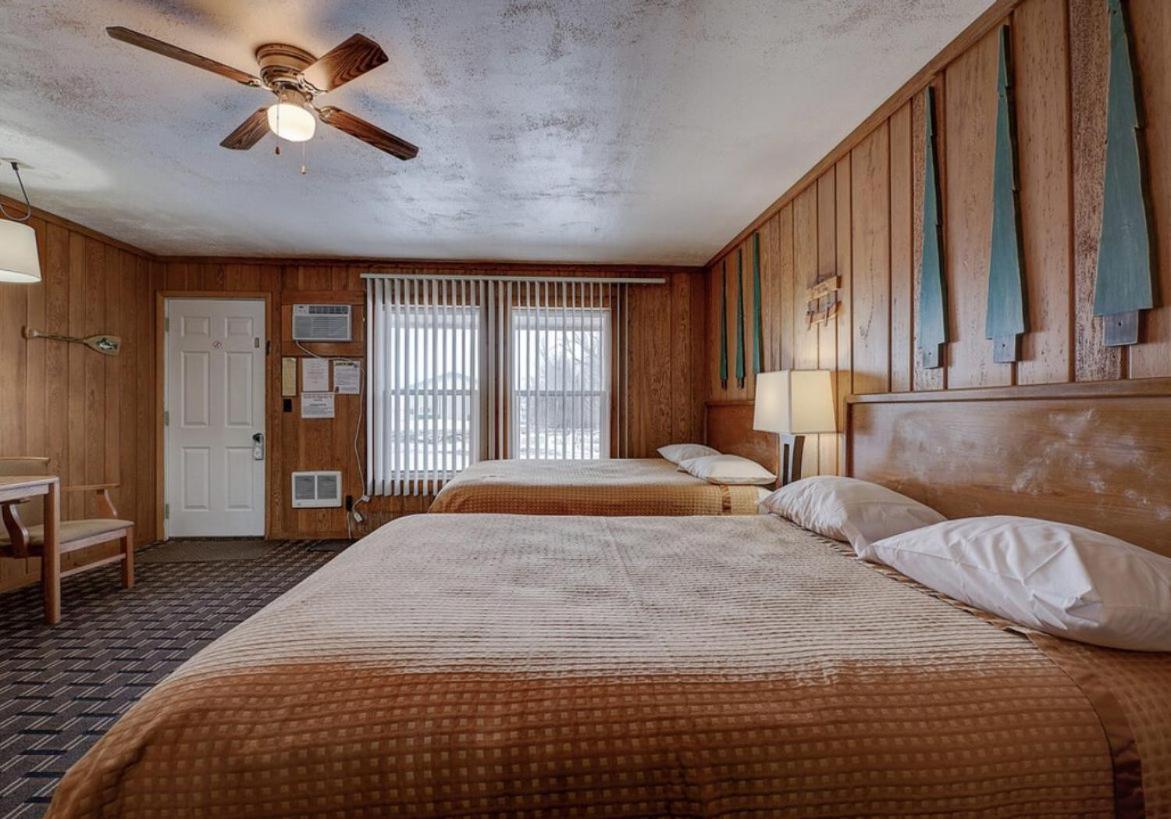 Okoboji Lodge photo 3