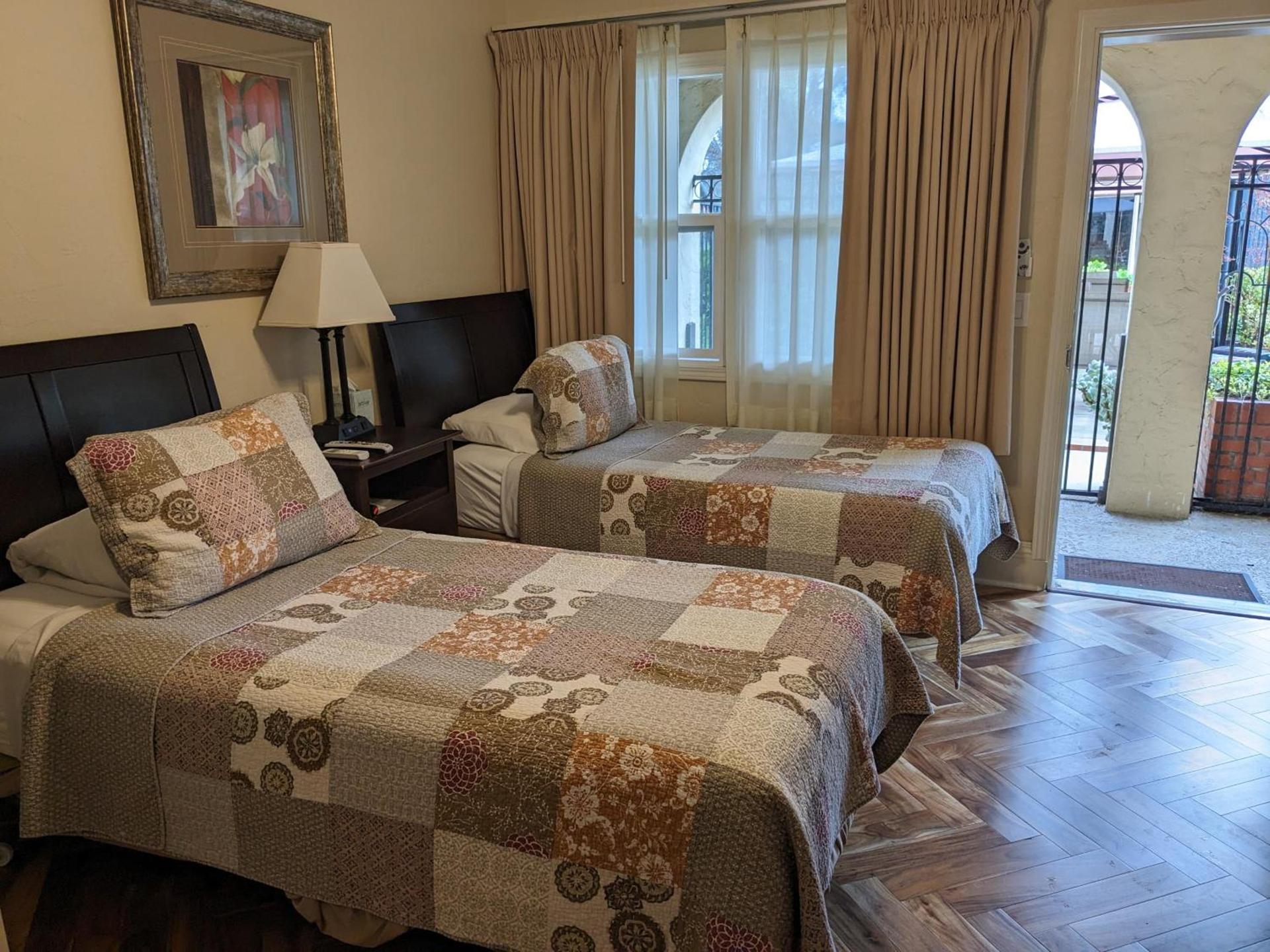 Los Gatos Garden Inn Hotel photo 26
