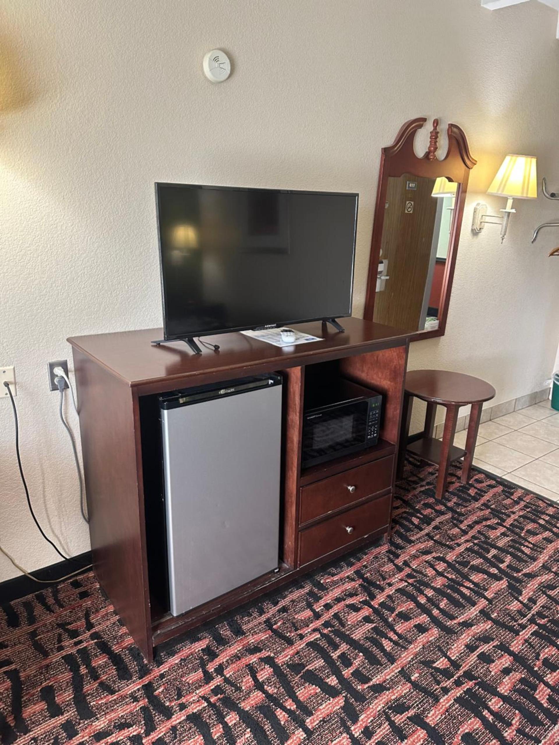 Executive Inn photo 3