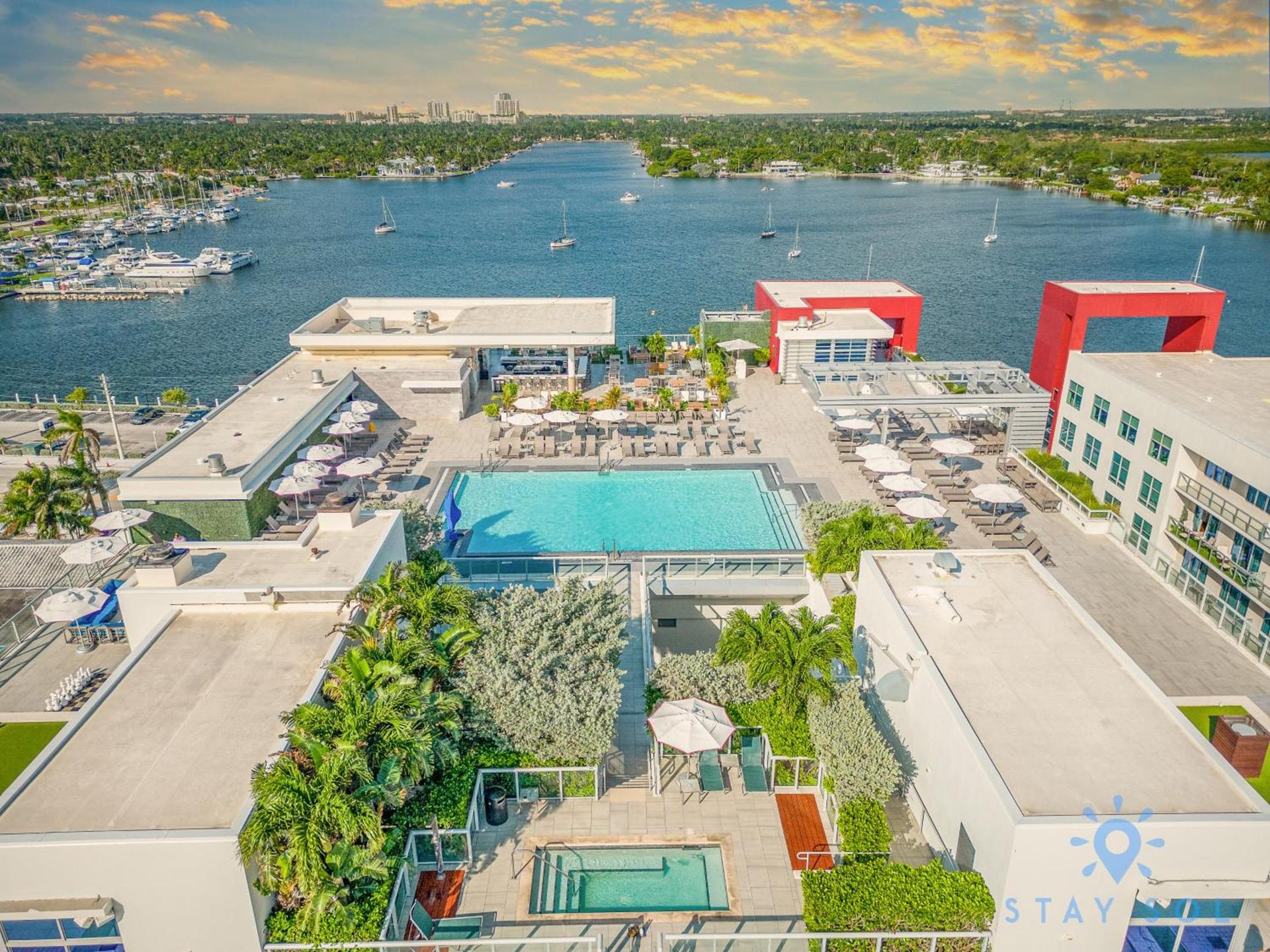 Costa Hollywood Beach photo 4