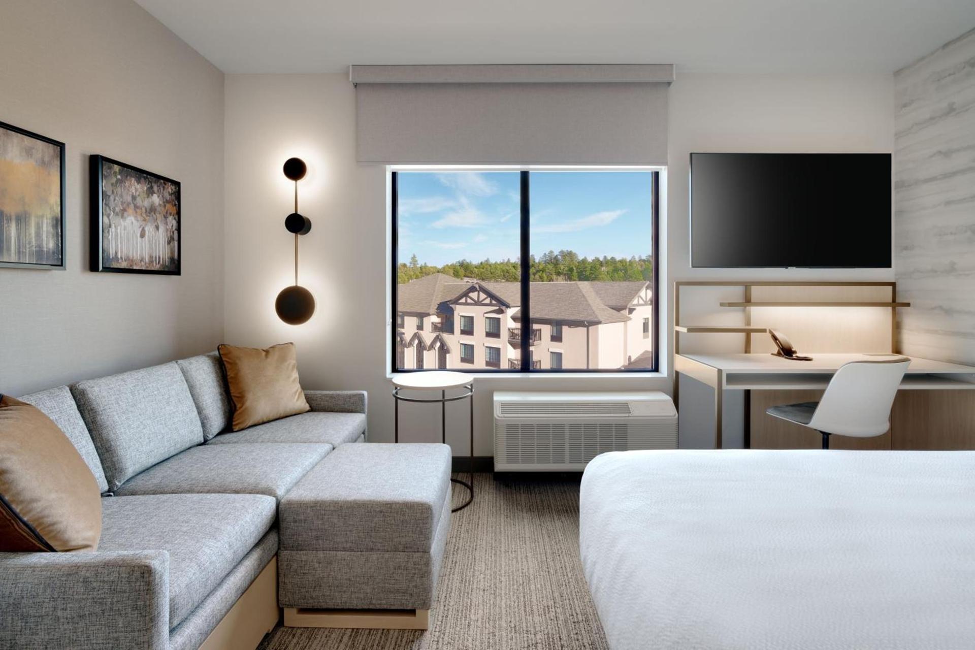 TownePlace Suites by Marriott Show Low photo 17