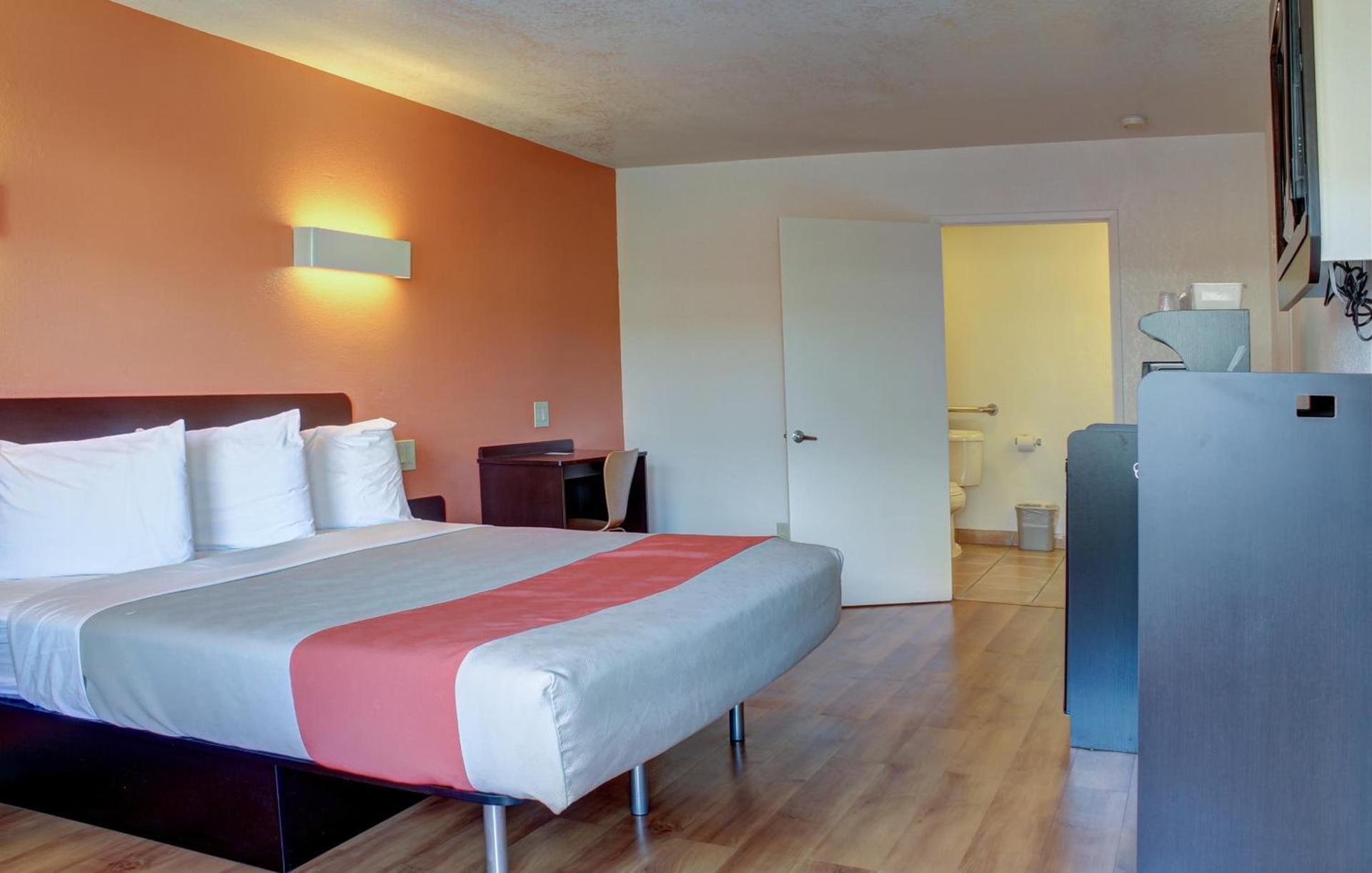 Motel 6-Bishop, CA photo 33