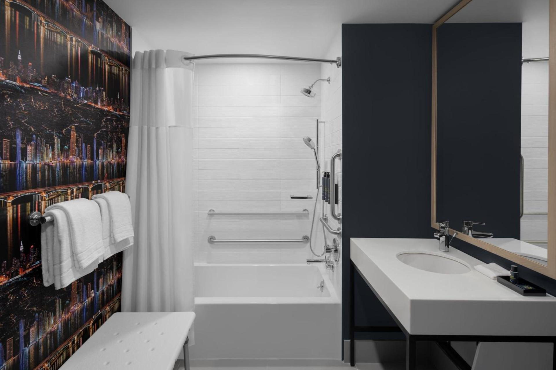 Aloft by Marriott New York Chelsea photo 52