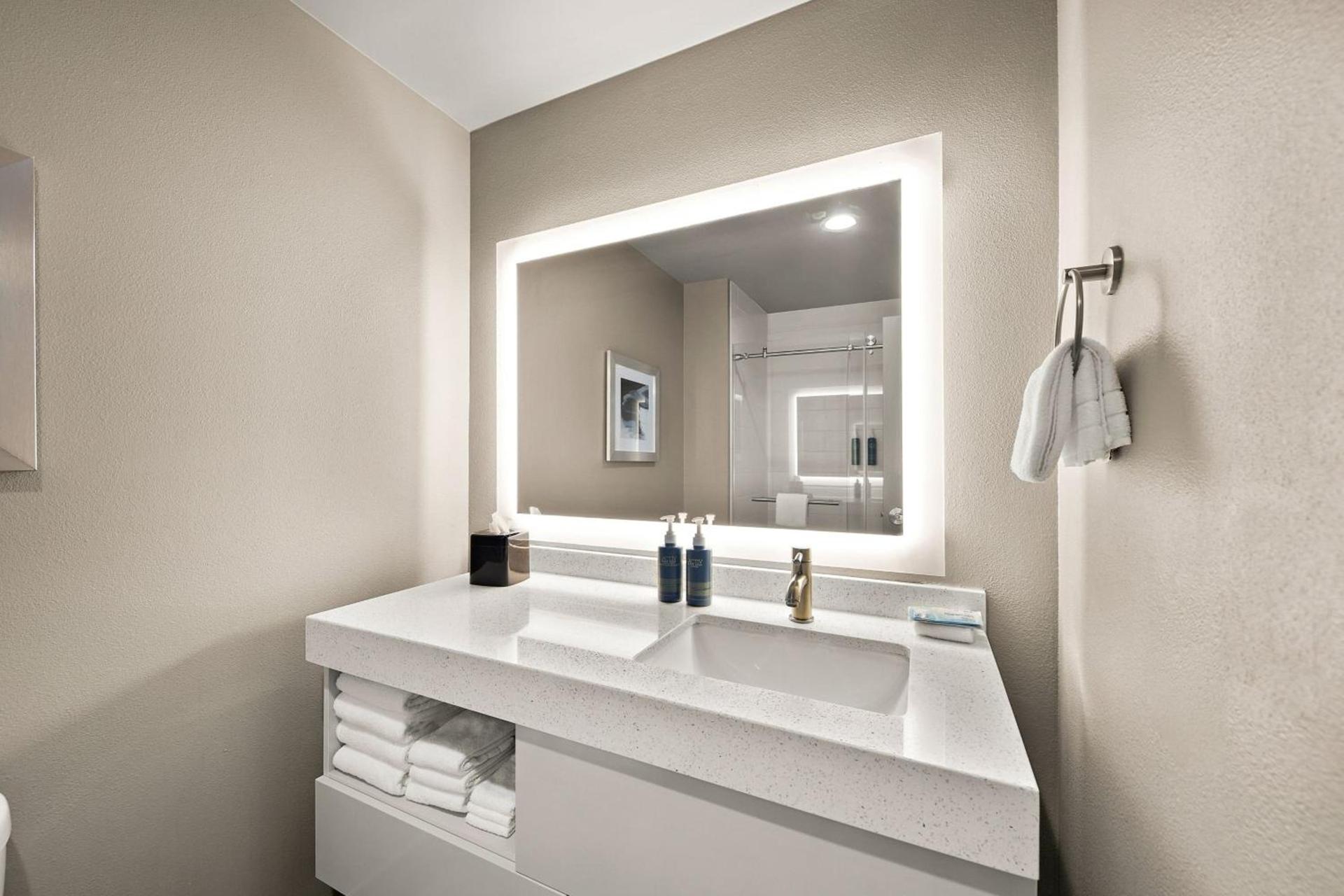 Four Points by Sheraton Plano photo 51