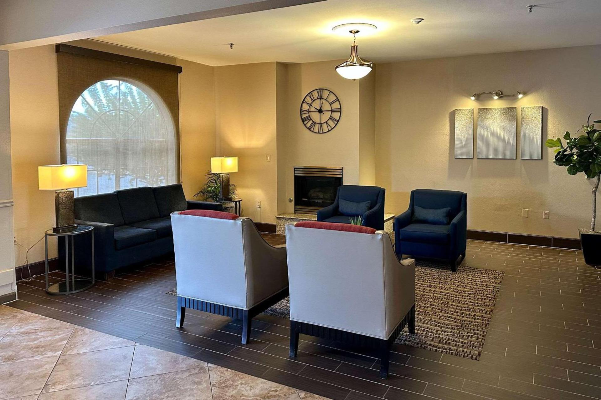 Comfort Inn Phoenix Central City photo 8