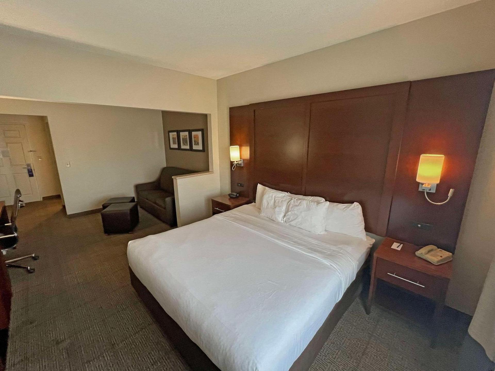 Comfort Suites Peoria Sports Complex photo 6