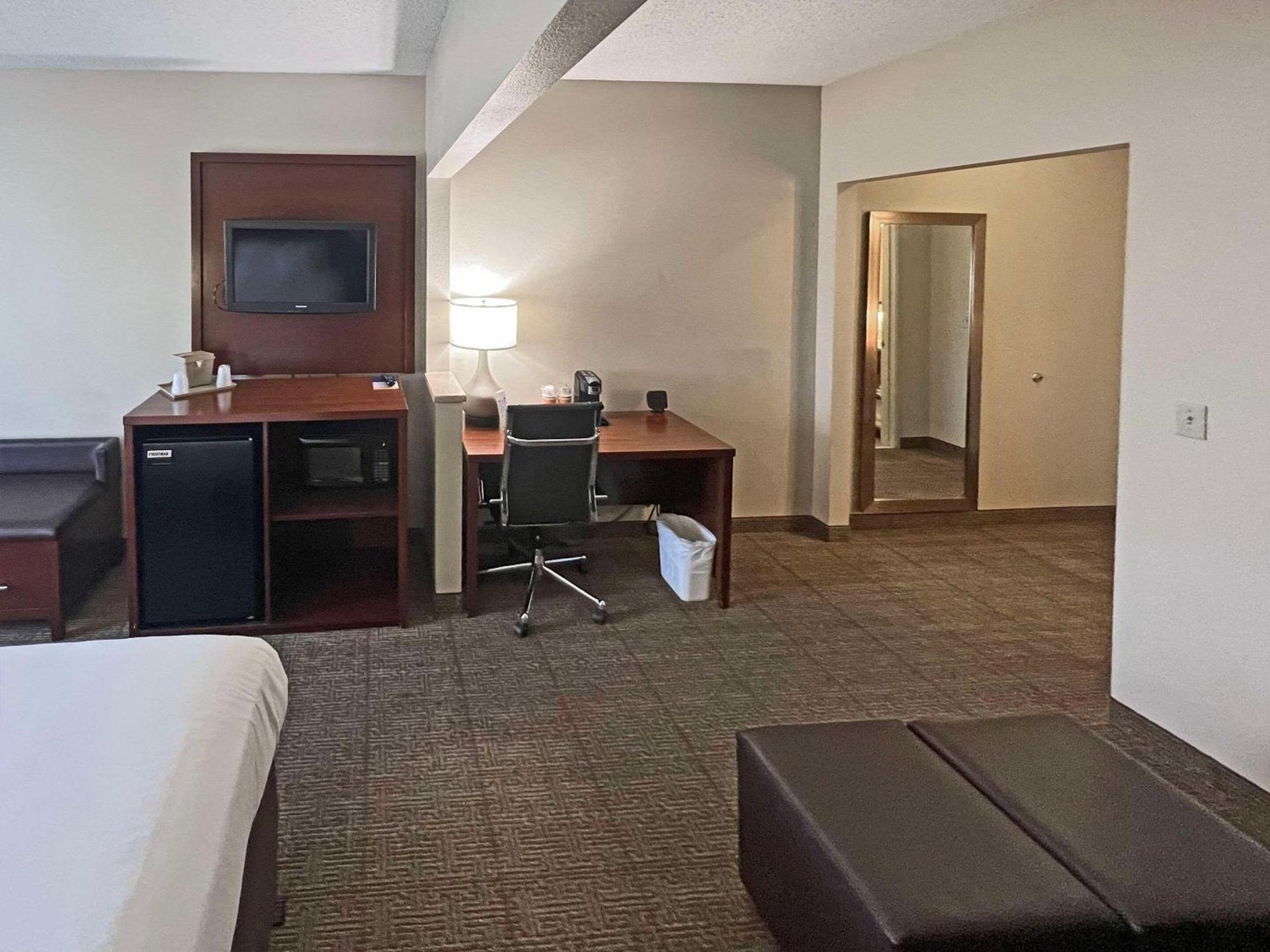 Comfort Suites Peoria Sports Complex photo 7